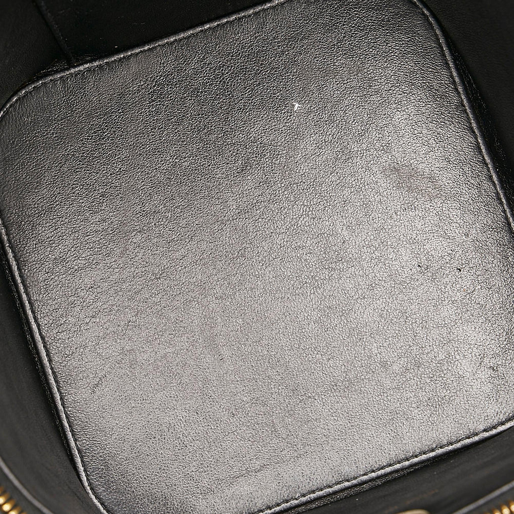 Chanel CC Matelasse Patent Leather Vanity Bag (SHG-34683)