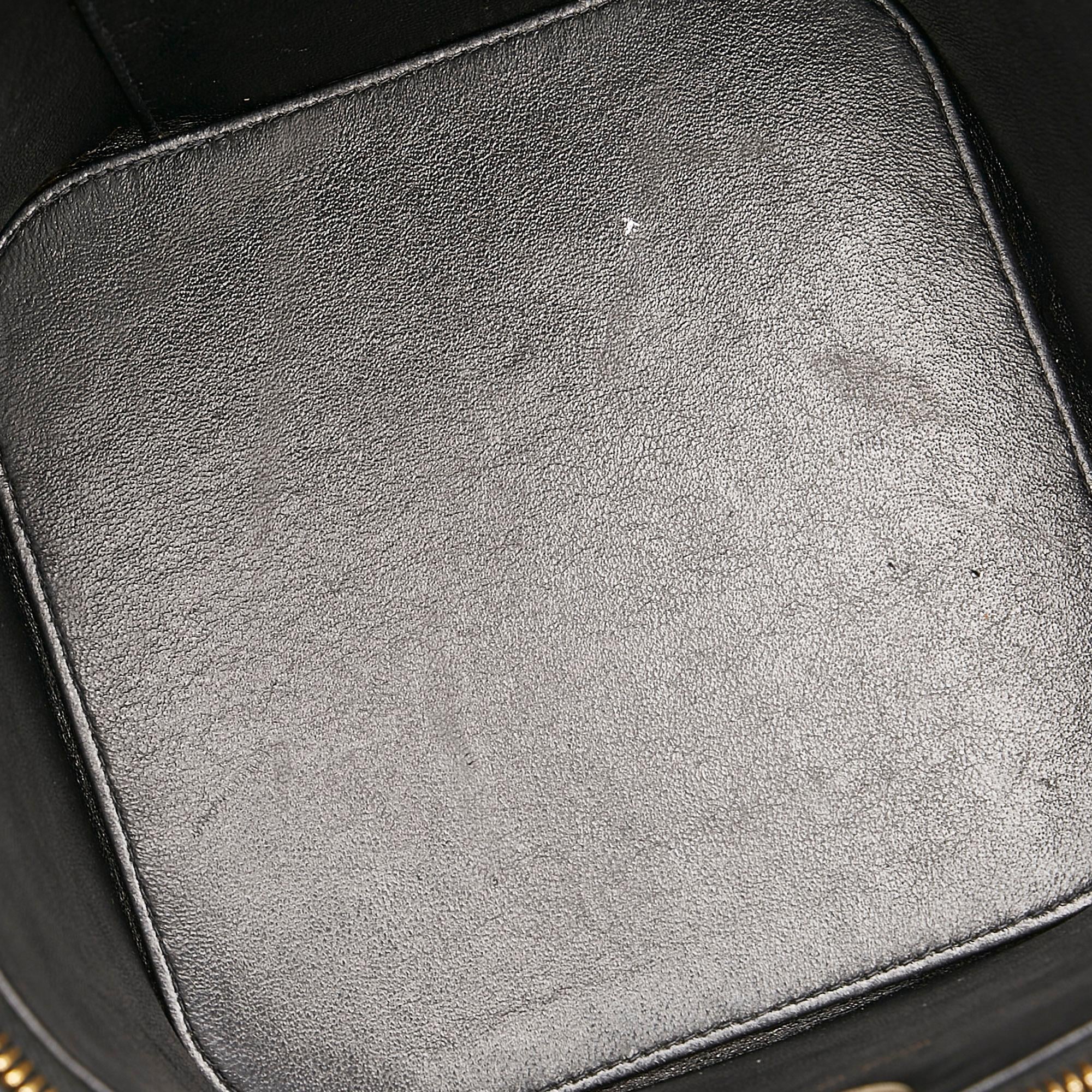 Chanel CC Matelasse Patent Leather Vanity Bag (SHG-34683)