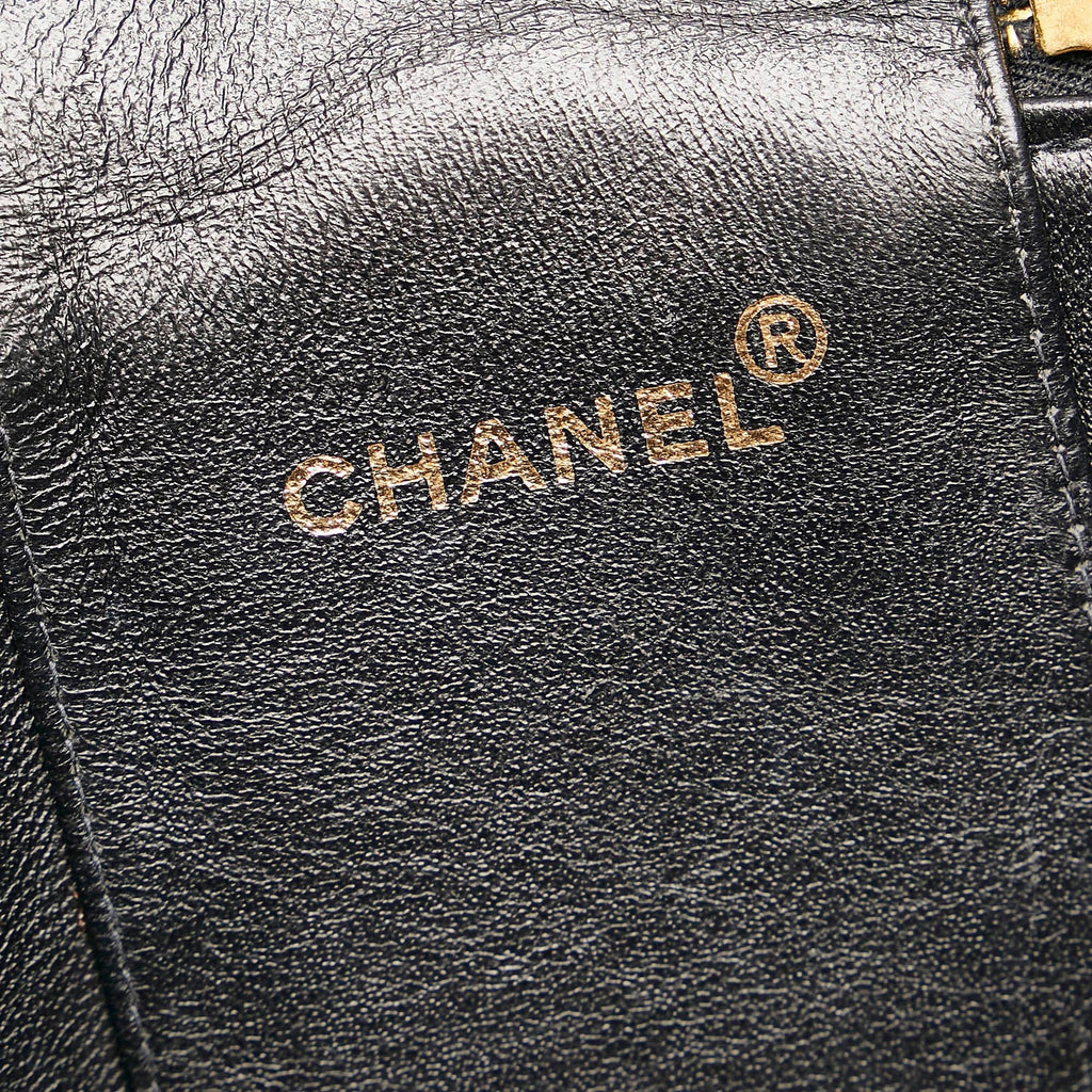 Chanel CC Matelasse Patent Leather Vanity Bag (SHG-34683)