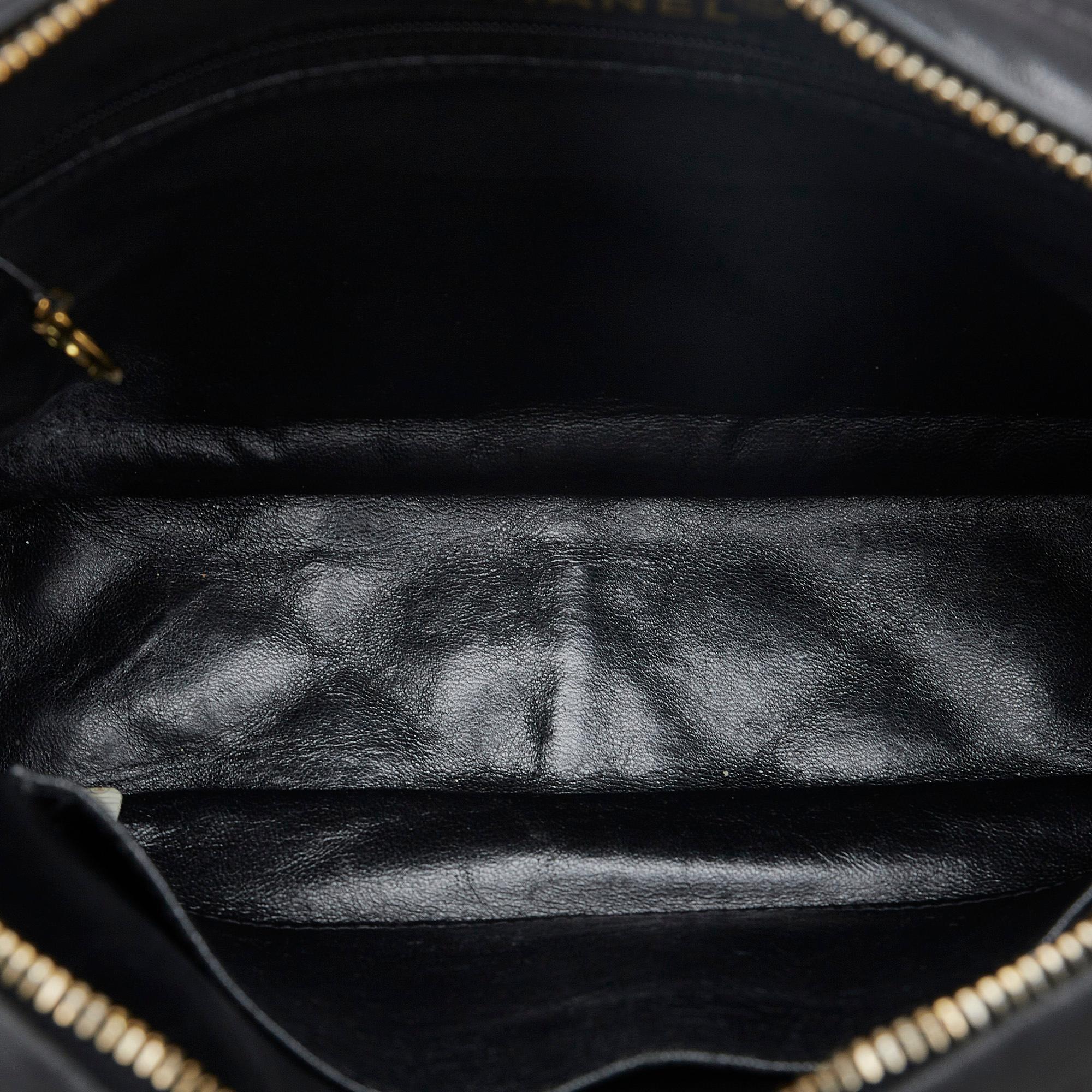 Chanel CC Matelasse Tassel Camera Bag (SHG-uG1DQP)