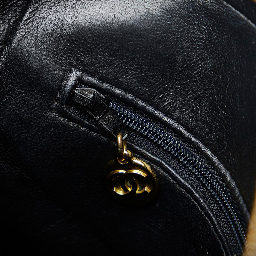 Chanel CC Matelasse Tassel Camera Bag (SHG-Emp6IH)