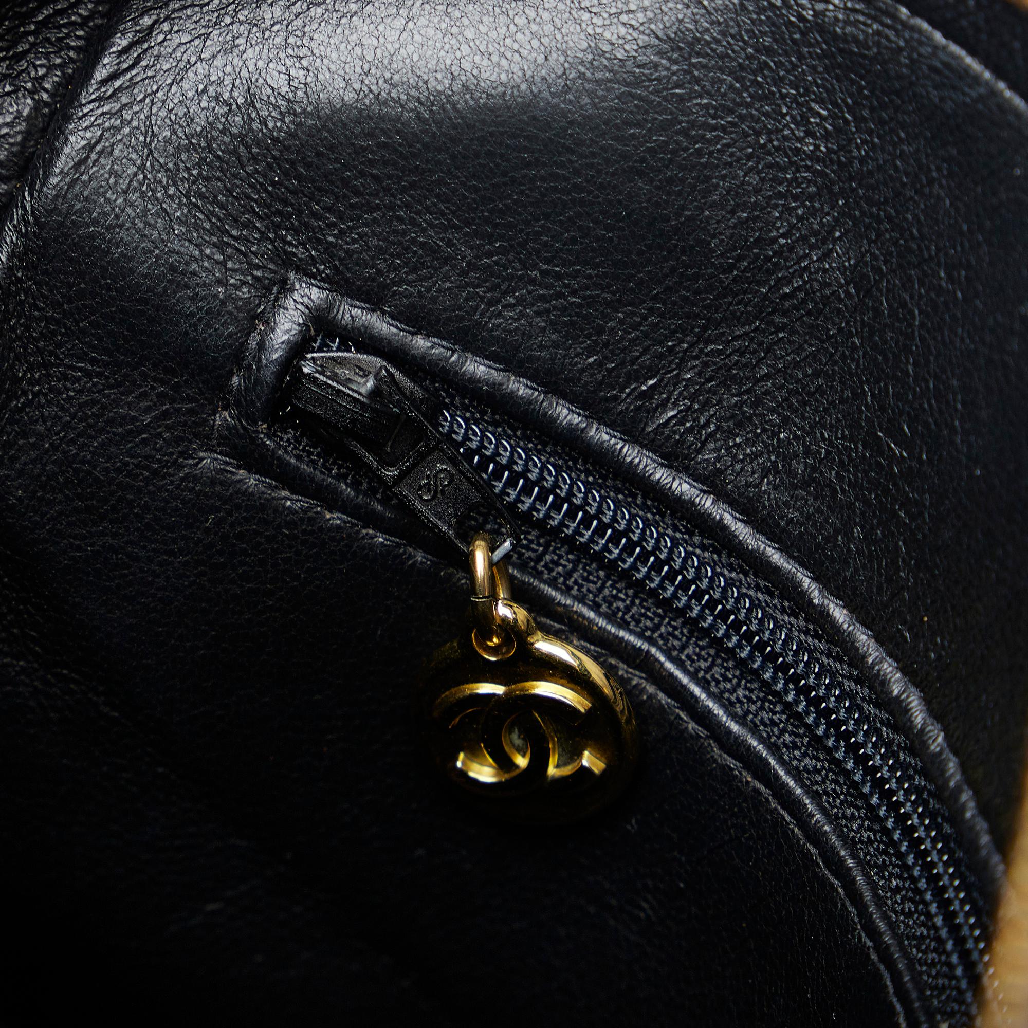 Chanel CC Matelasse Tassel Camera Bag (SHG-Emp6IH)