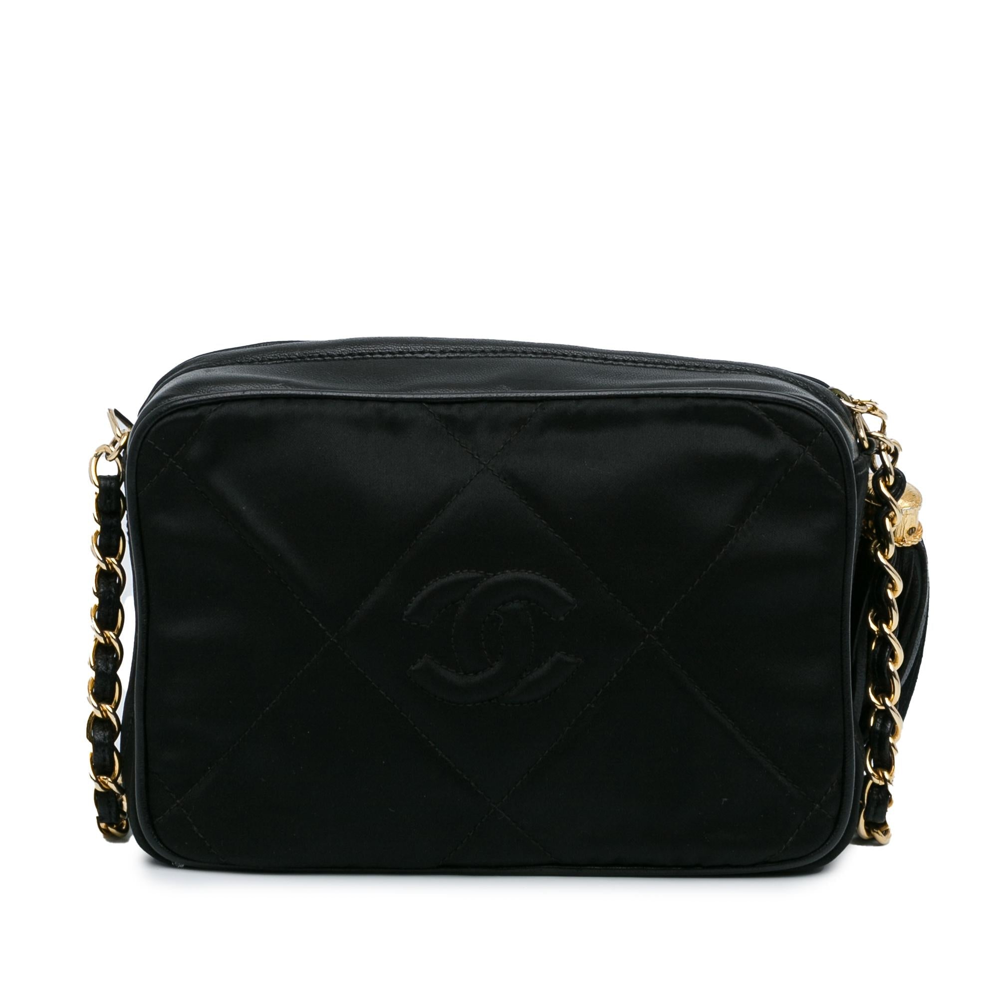 Chanel CC Matelasse Tassel Camera Bag (SHG-w2rli7)