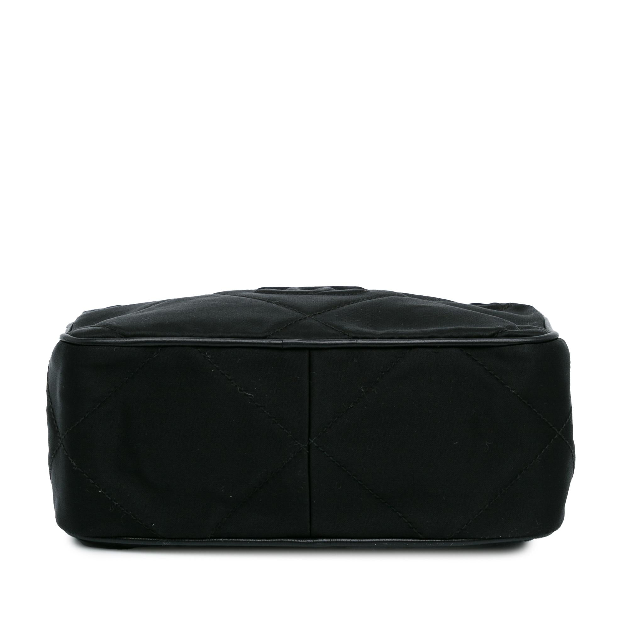 Chanel CC Matelasse Tassel Camera Bag (SHG-w2rli7)