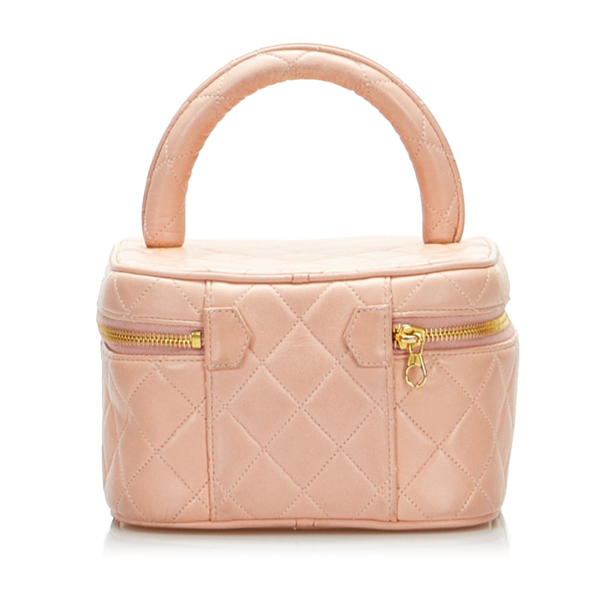 Chanel CC Matelasse Vanity Bag (SHG-0lwtb0)