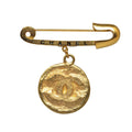Chanel CC Medallion Costume Brooch (SHG-p5Fz3w)