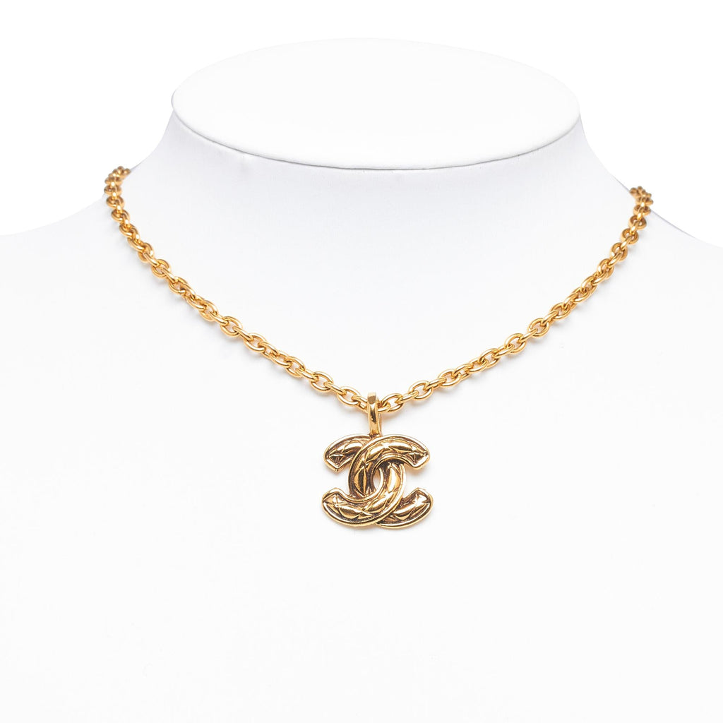 Chanel CC Pendant Necklace (SHG-GeCaL8)