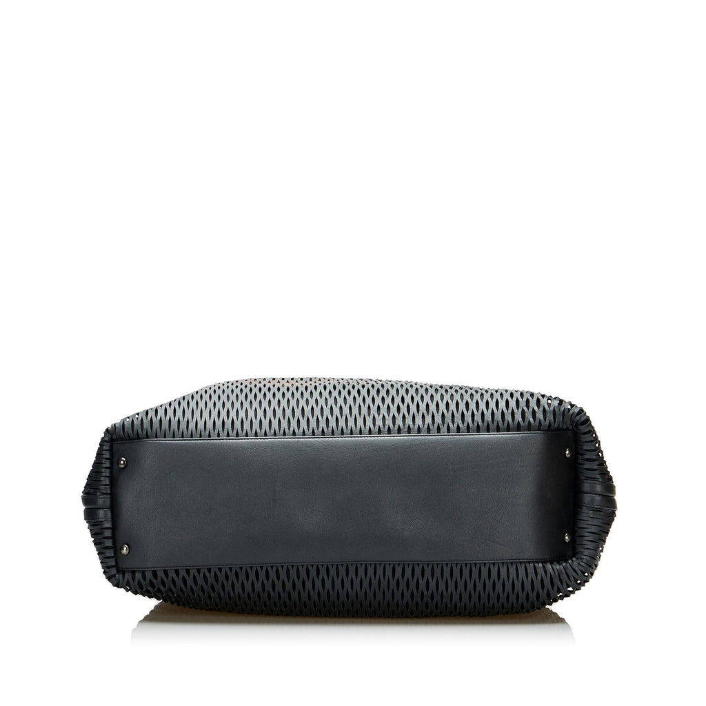 Chanel CC Perforated Leather Tote Bag (SHG-gDassU)