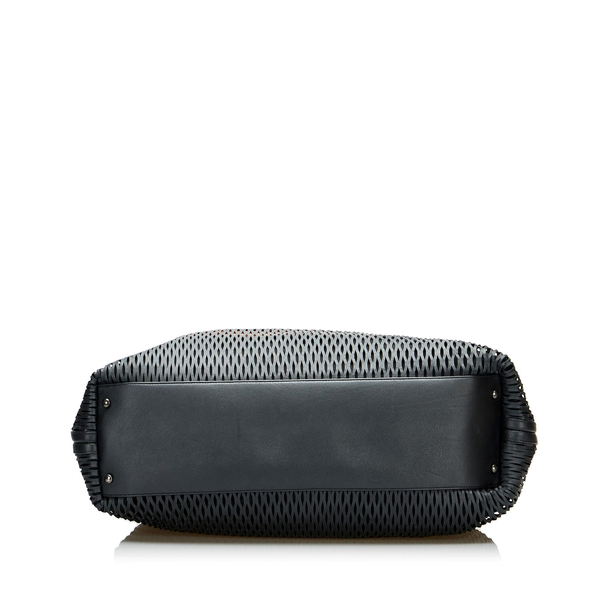 Chanel CC Perforated Leather Tote Bag (SHG-gDassU)