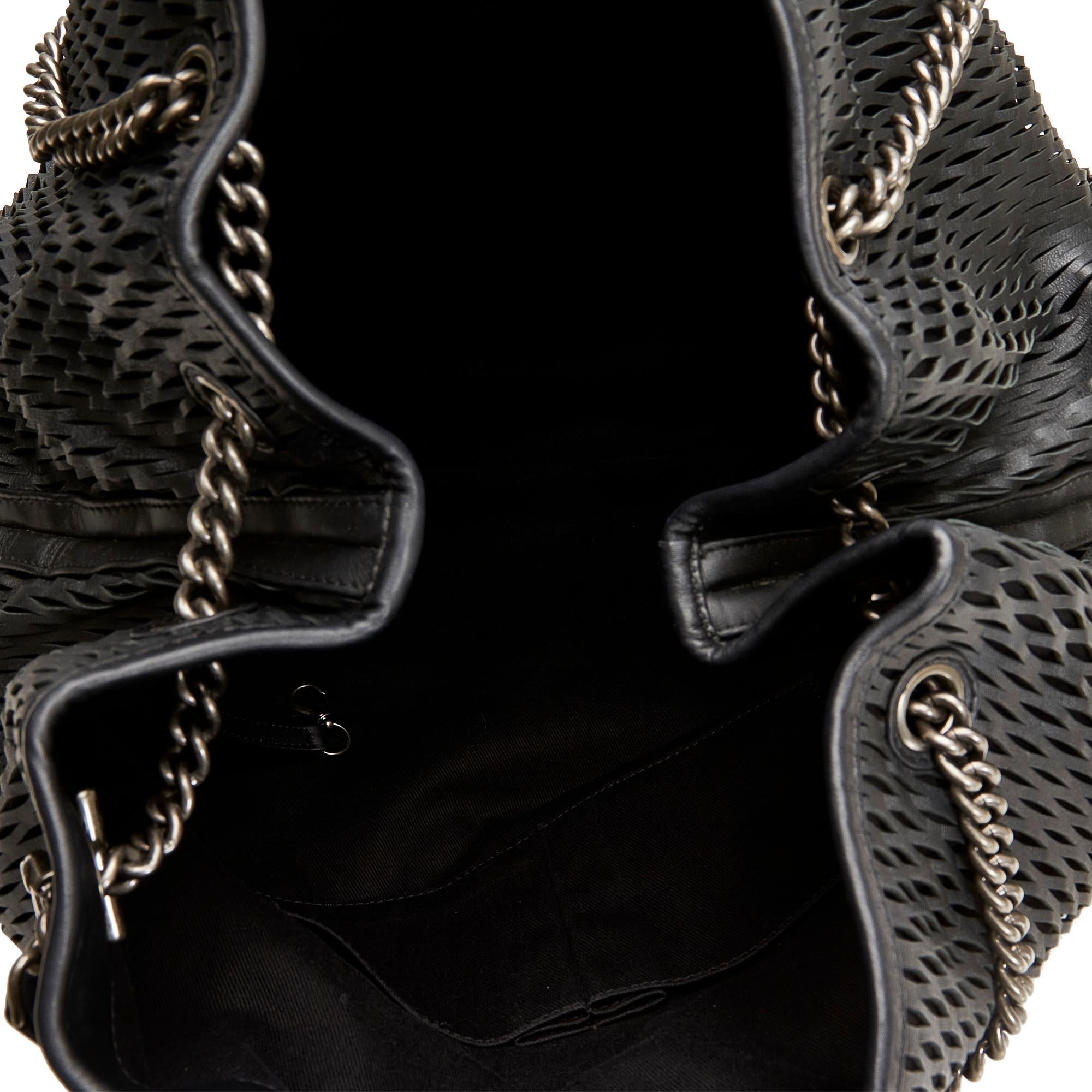 Chanel CC Perforated Leather Tote Bag (SHG-gDassU)