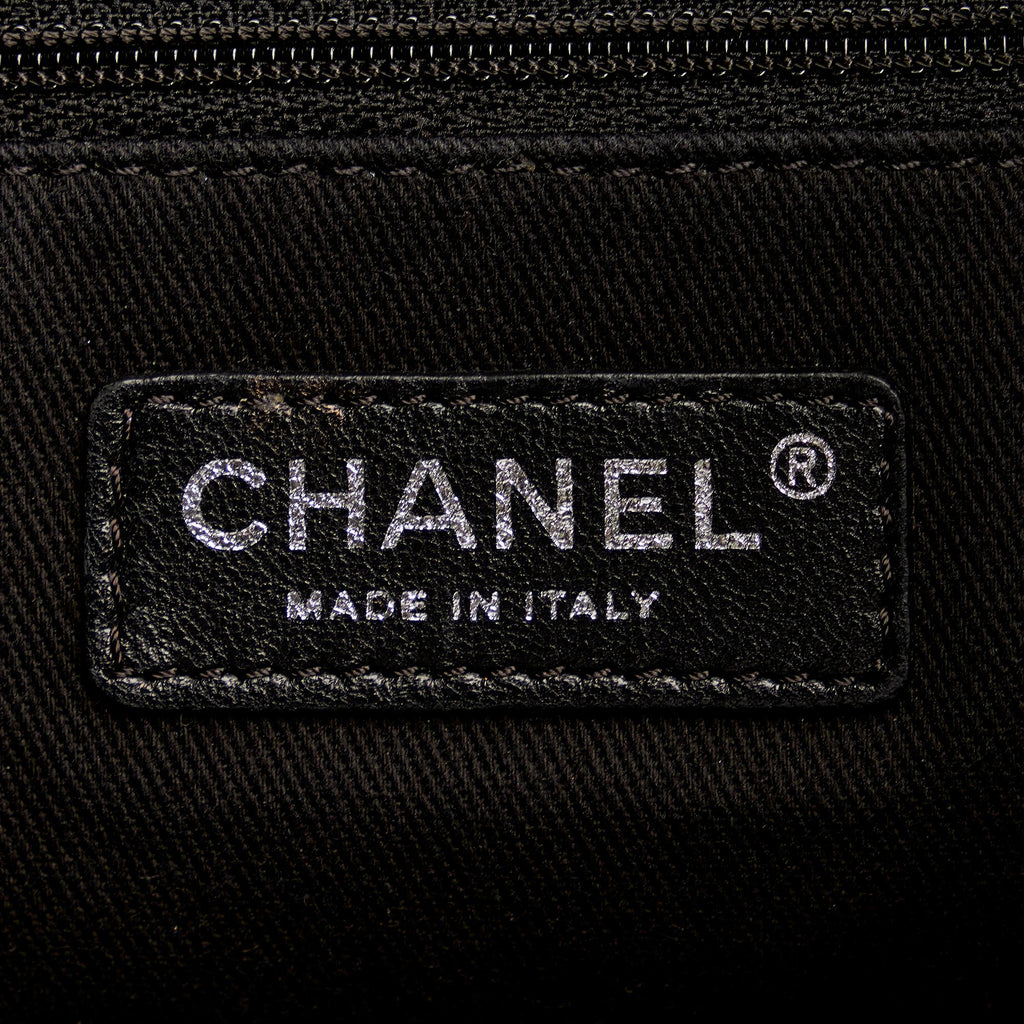 Chanel CC Perforated Leather Tote Bag (SHG-gDassU)