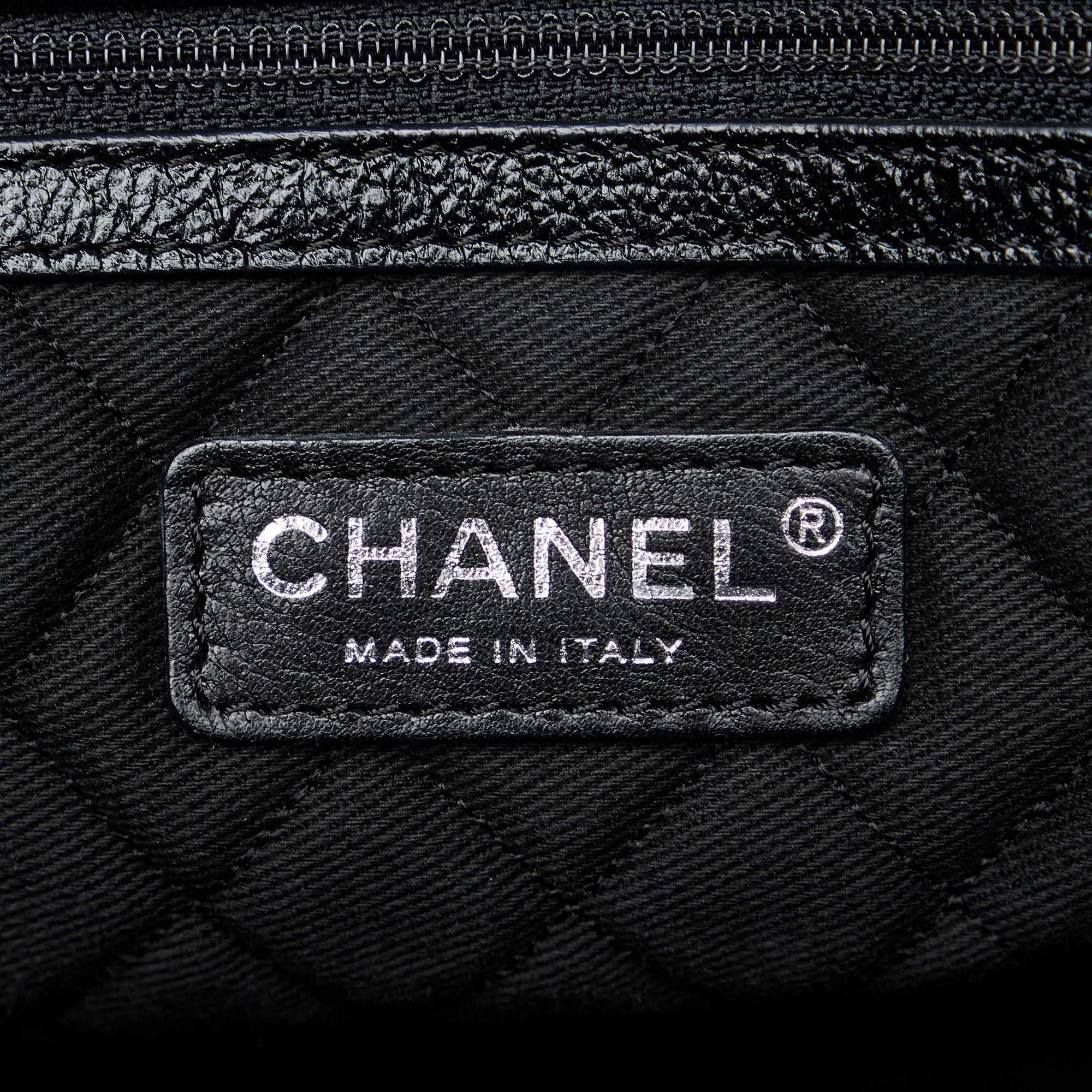 Chanel CC Perforated Tote (SHG-XVBWdn)