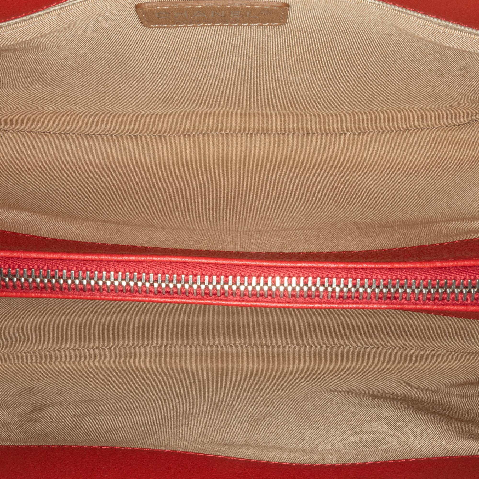 Chanel CC Petite Caviar Soft Tote (SHG-xcsuvH)