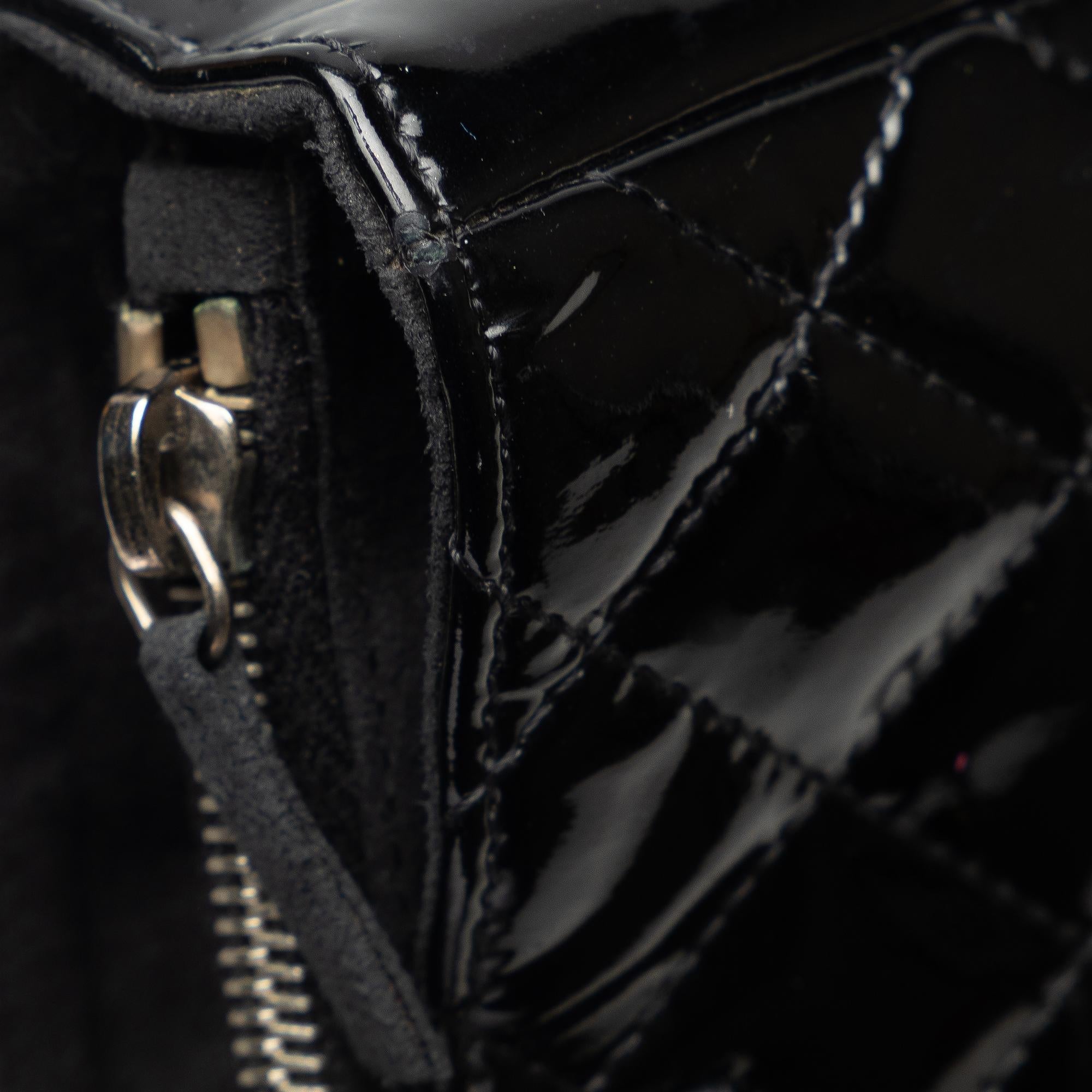 Chanel CC Phone Pouch (SHG-JBlF5K)