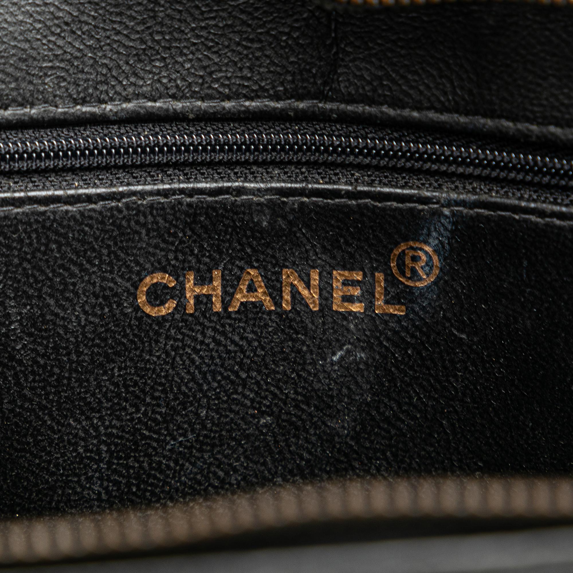 Chanel CC Quilted Calfskin Tote (SHG-iwtrUK)