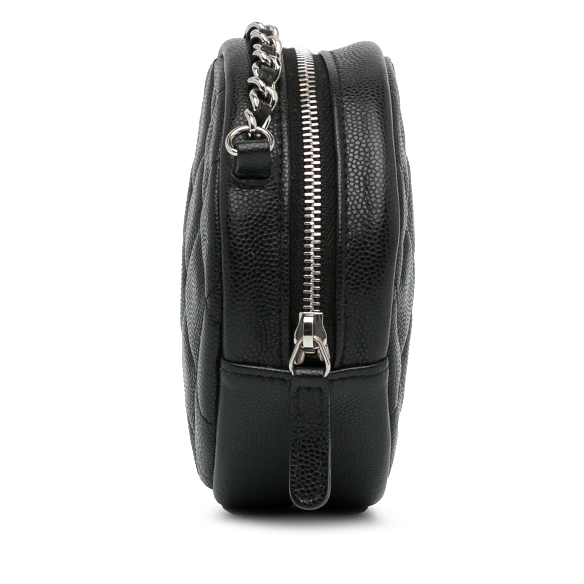 Chanel CC Quilted Caviar Round Clutch With Chain (SHG-Zm82jl)