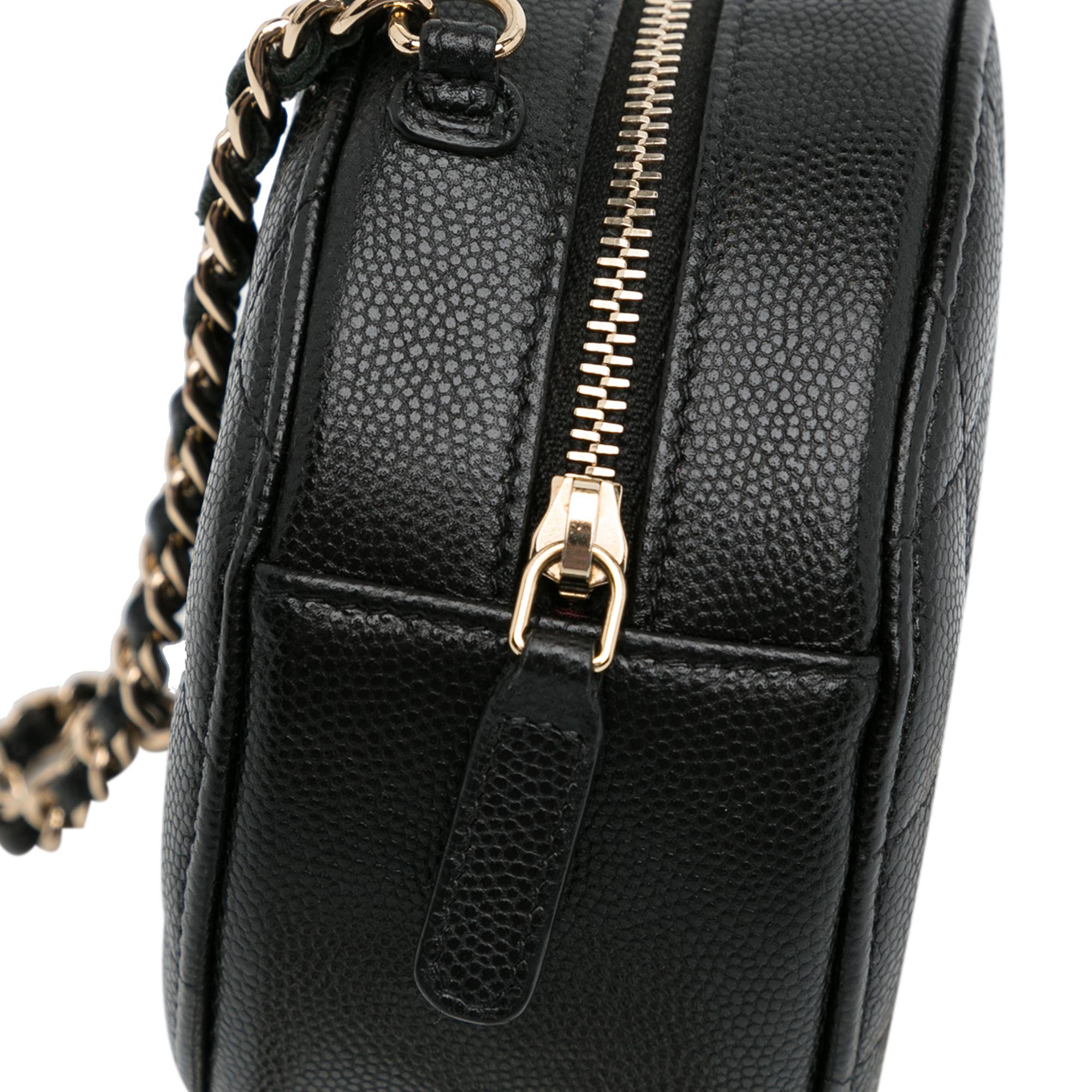 Chanel CC Quilted Caviar Round Clutch With Chain (SHG-ov2ka3)