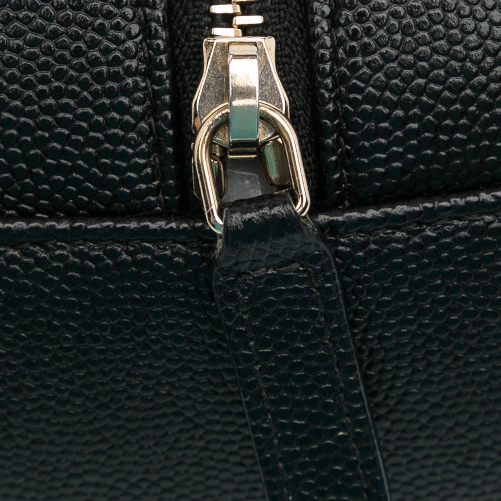 Chanel CC Quilted Caviar Round Clutch With Chain (SHG-QNFerj)