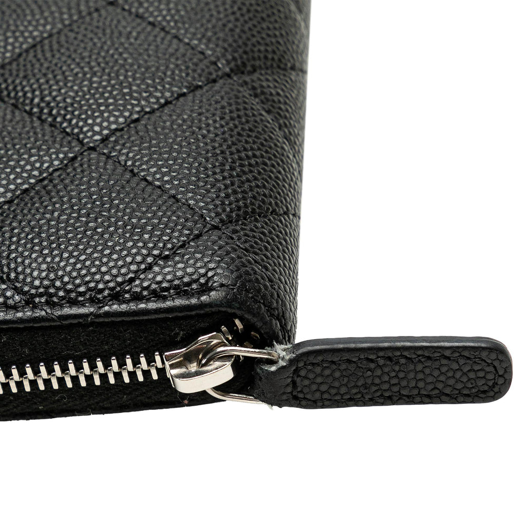 Chanel CC Quilted Caviar Zip Around Wallet (SHG-qgCY15)