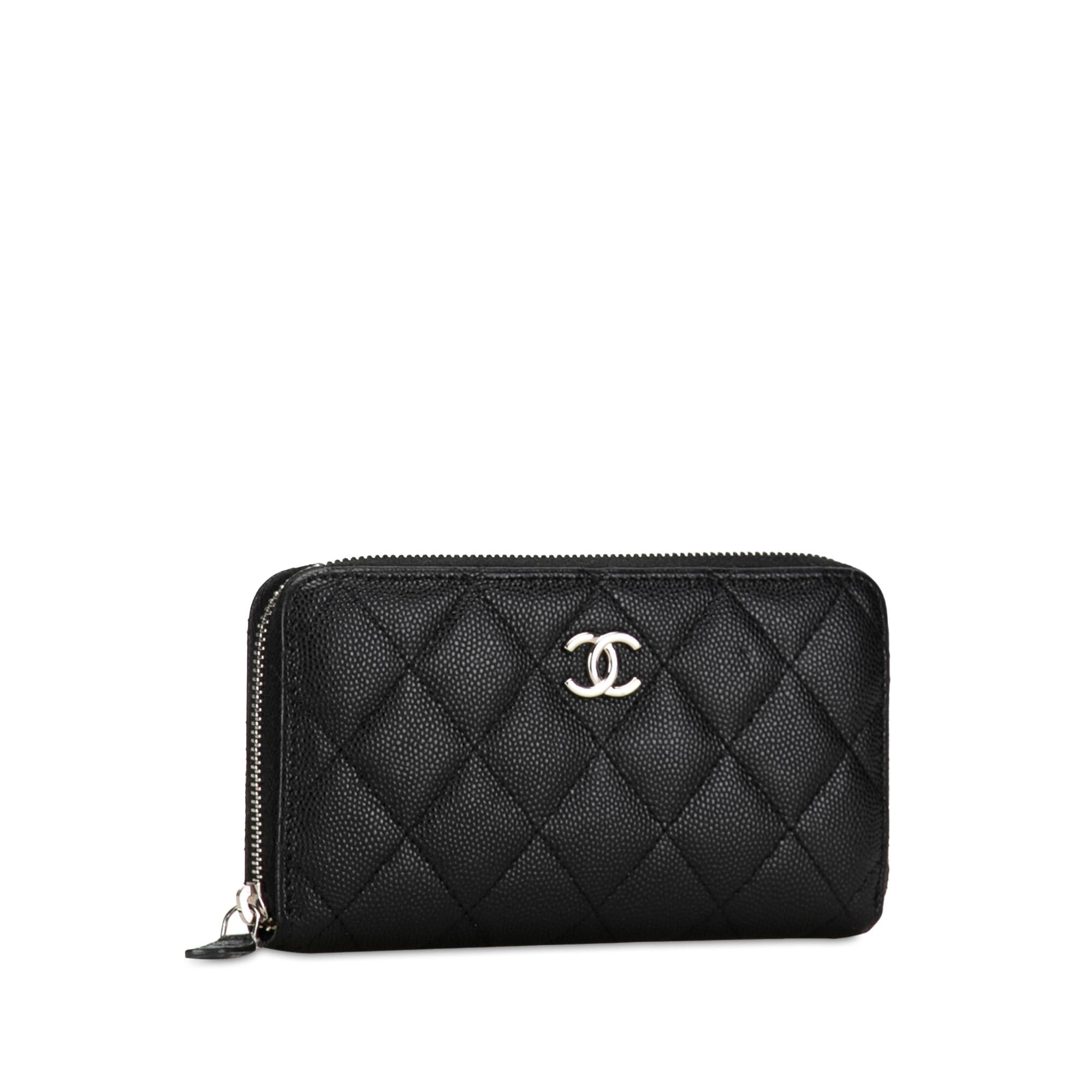 Chanel CC Quilted Caviar Zip Around Wallet (SHG-qgCY15)