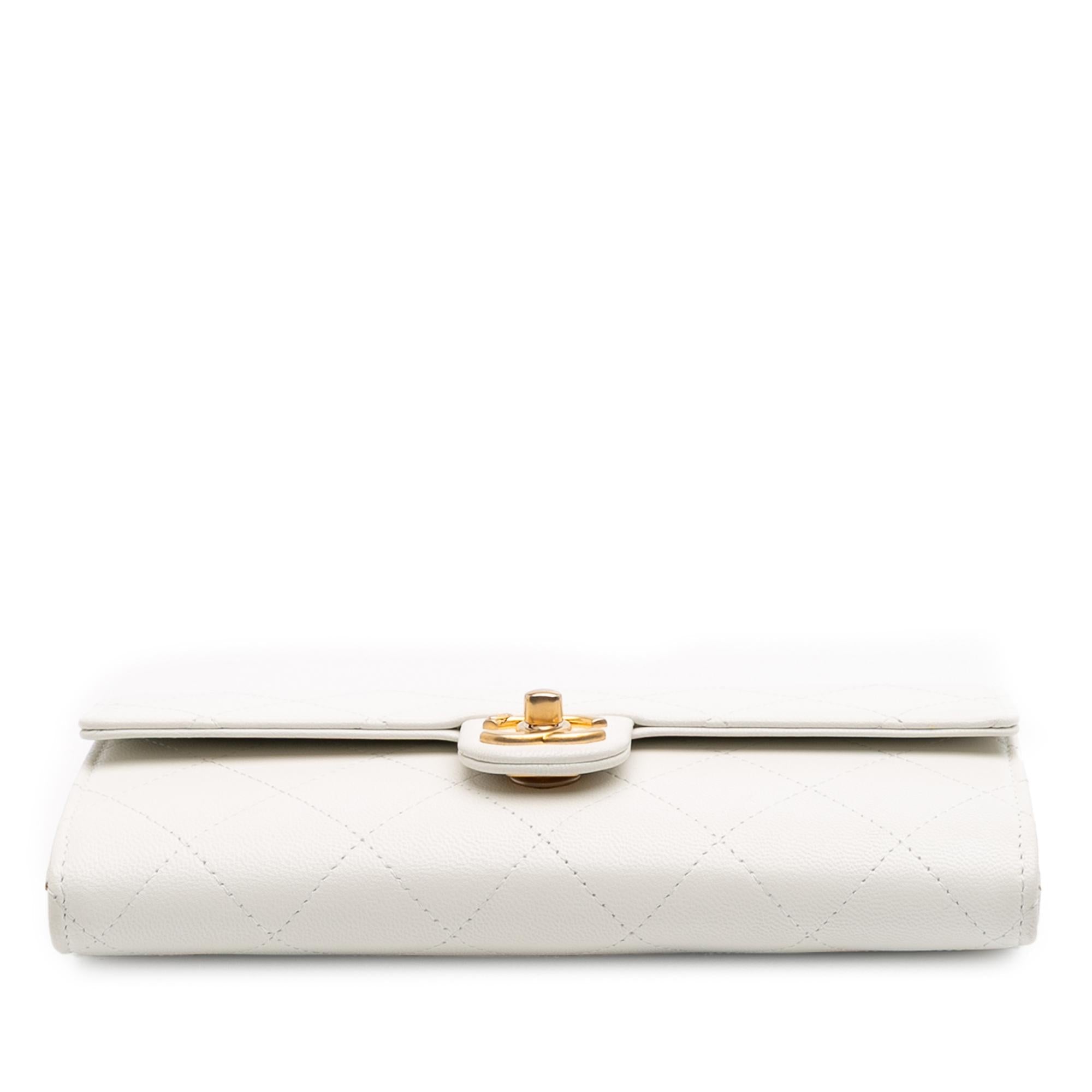 Chanel CC Quilted Goatskin Chic Pearls Wallet on Chain