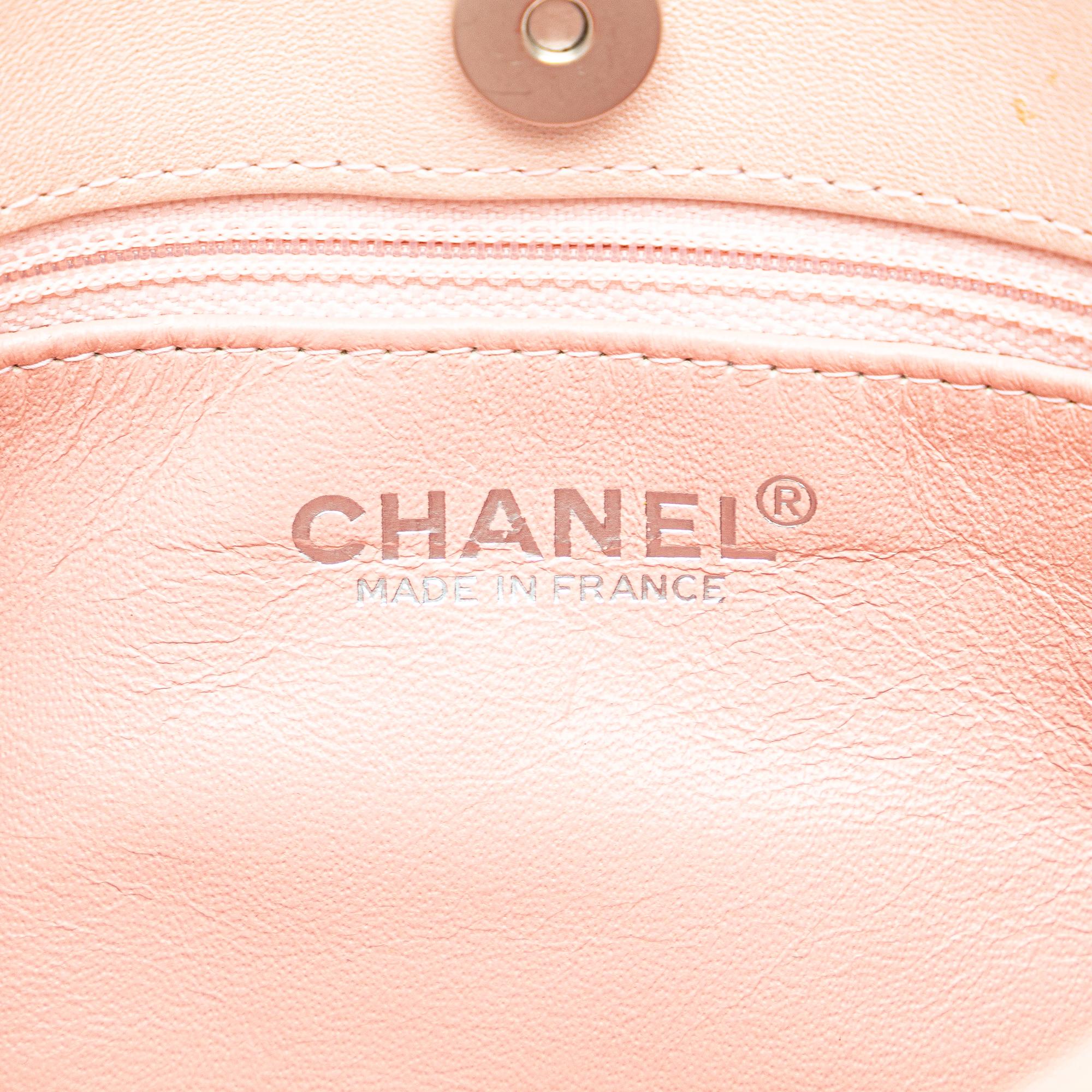 Chanel CC Quilted Irisdescent Lambskin Chain Handbag