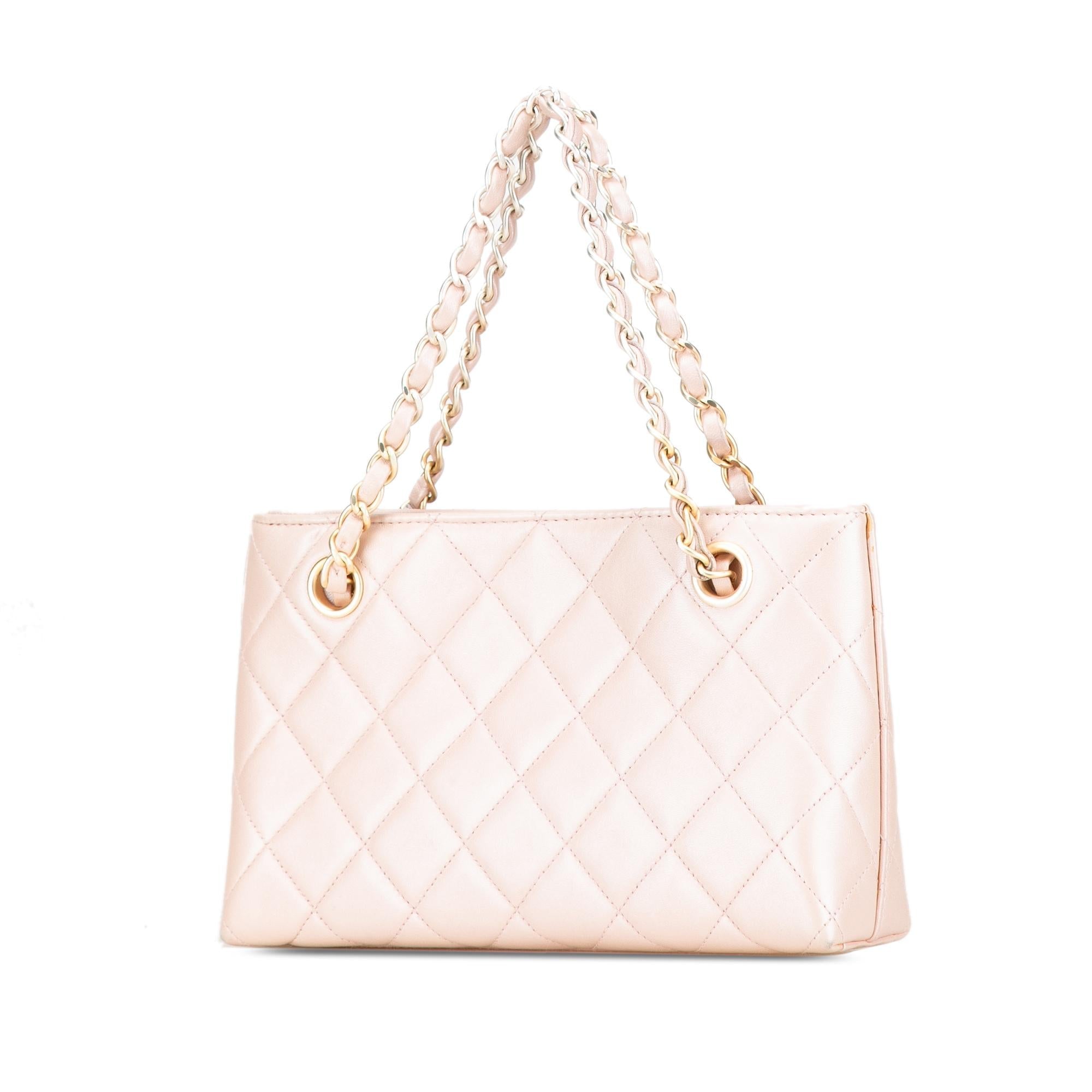 Chanel CC Quilted Irisdescent Lambskin Chain Handbag
