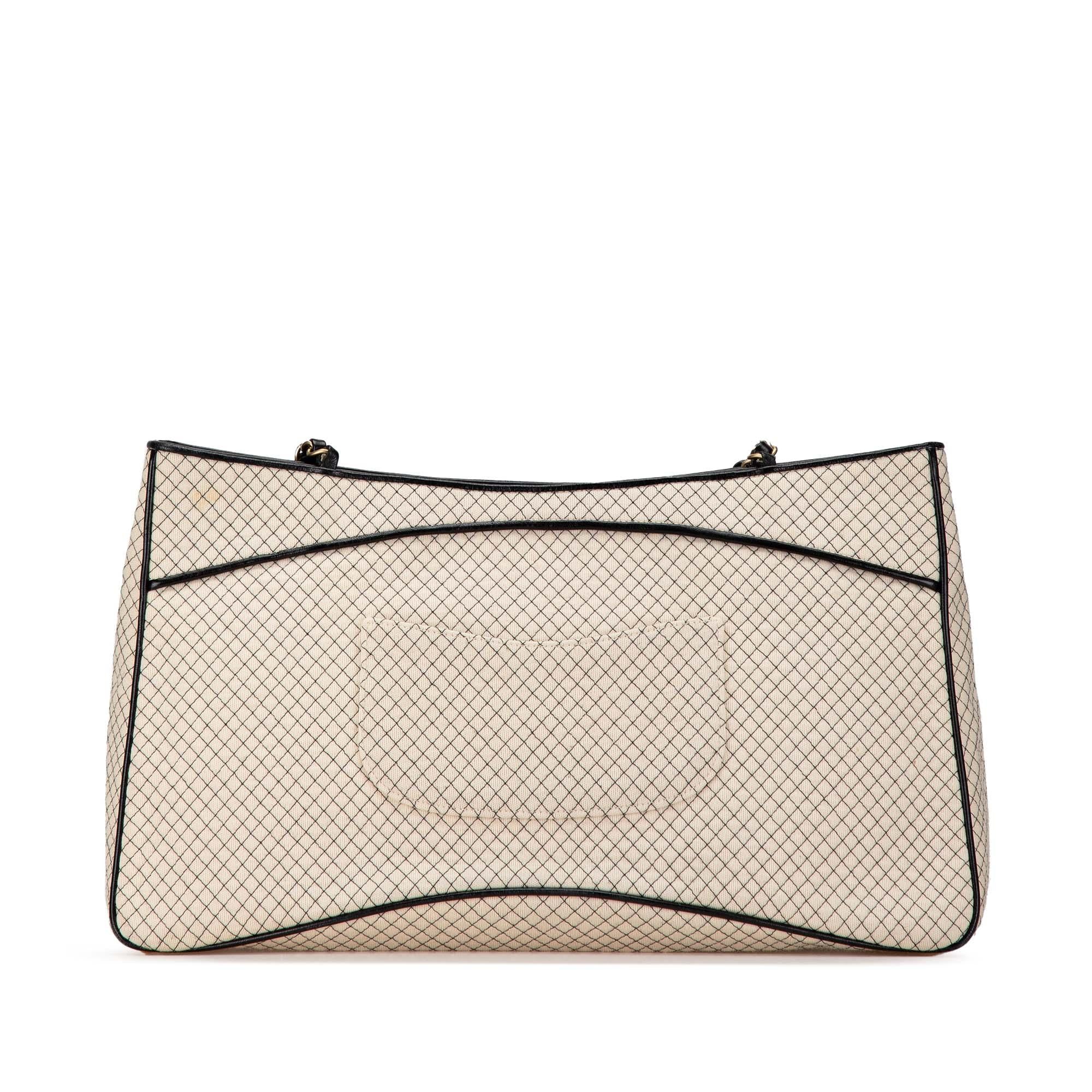 Chanel CC Quilted Jersey Tote (SHG-eUjRMY)