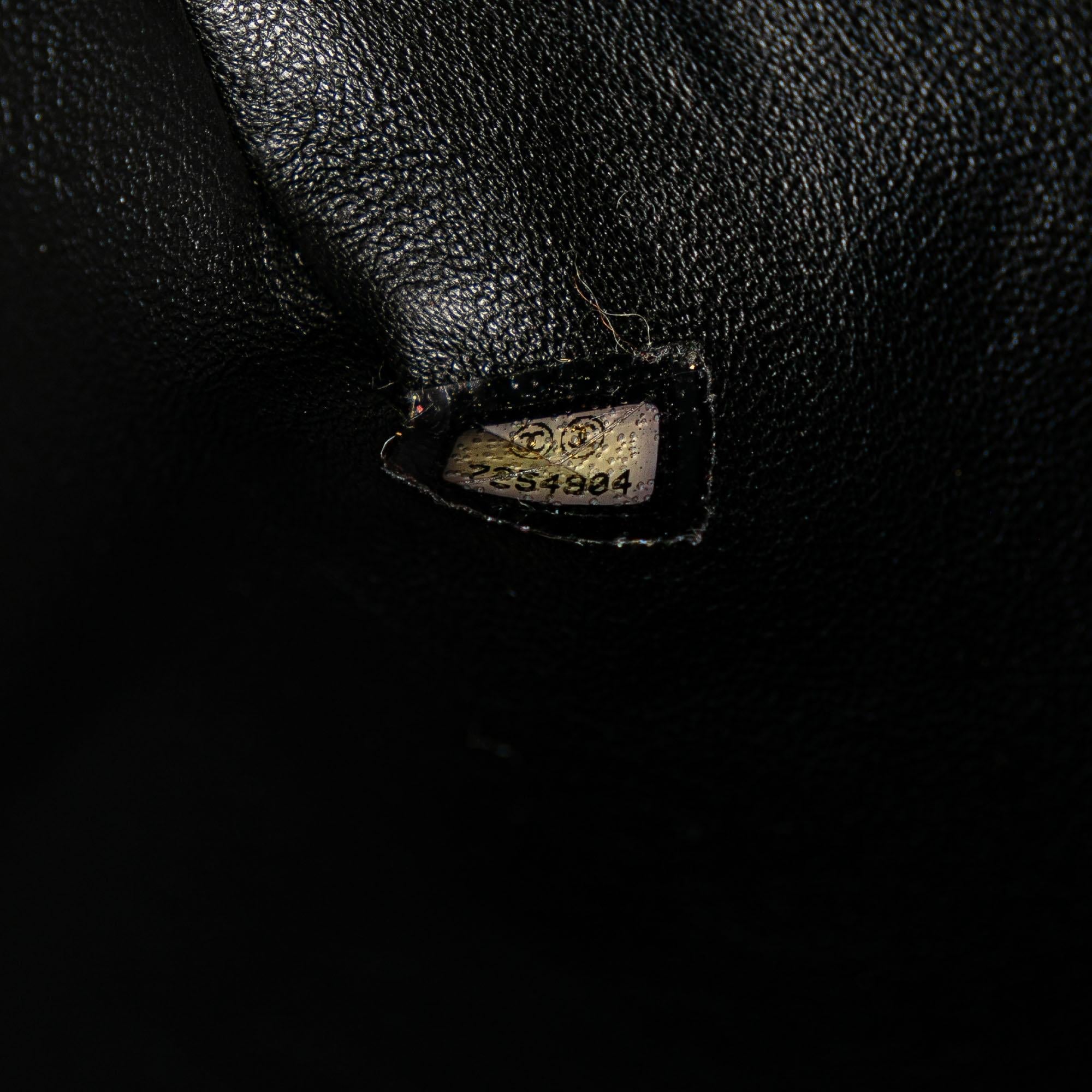 Chanel CC Quilted Jersey Tote (SHG-eUjRMY)