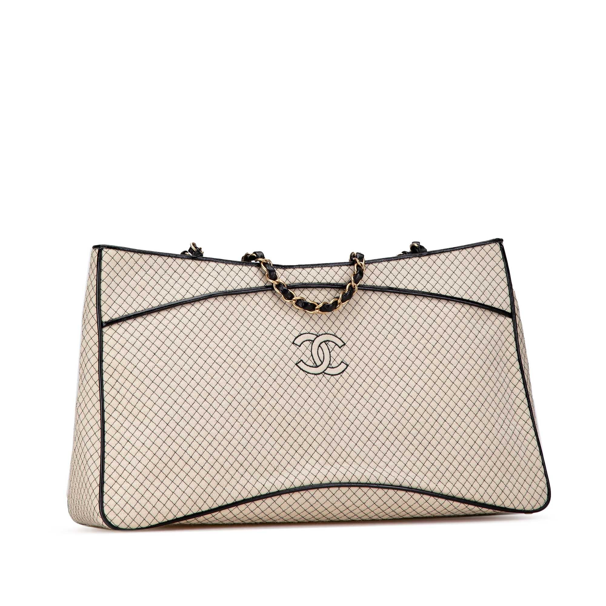 Chanel CC Quilted Jersey Tote (SHG-eUjRMY)