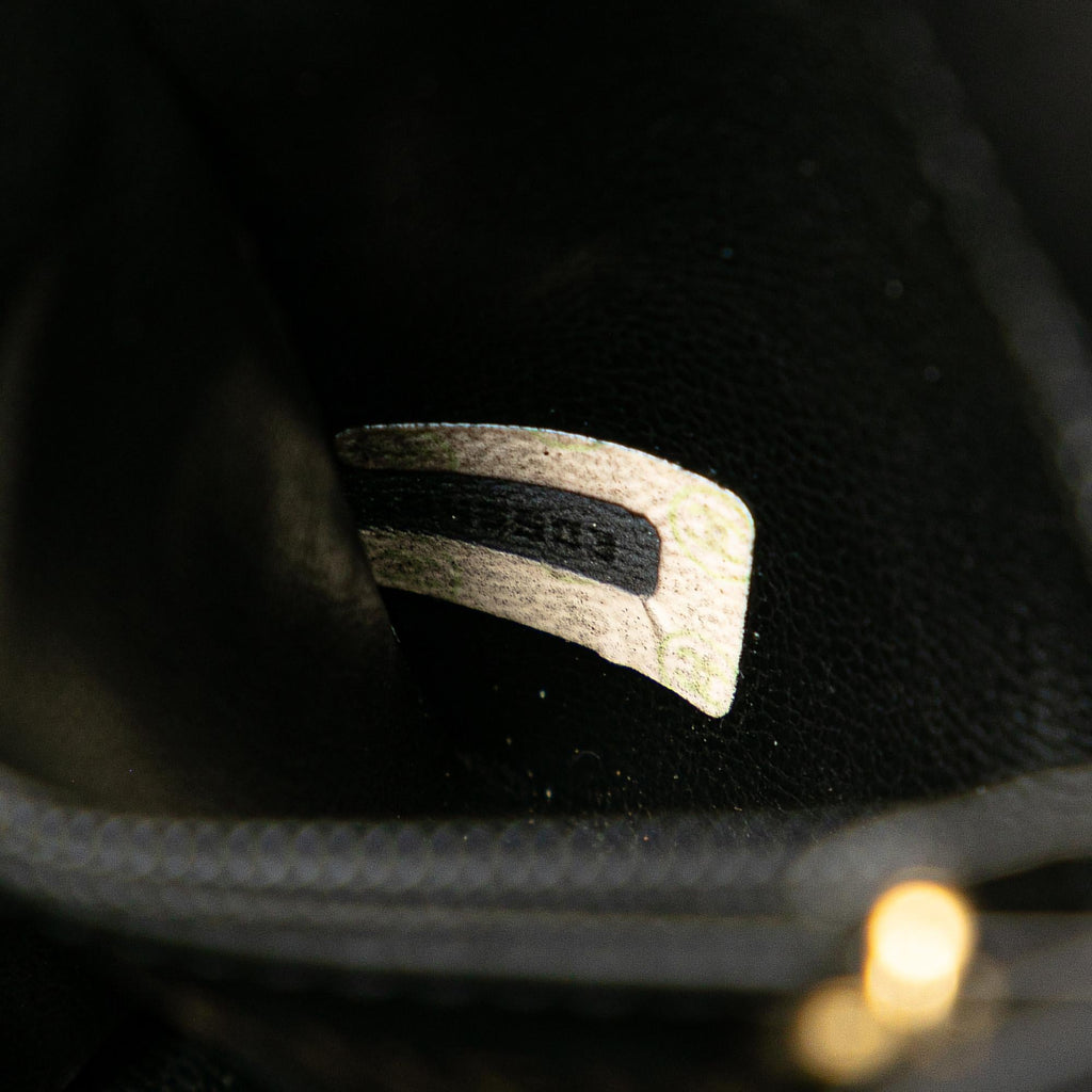 Chanel CC Quilted Lambskin Belt Bag (SHG-GMYcCg)