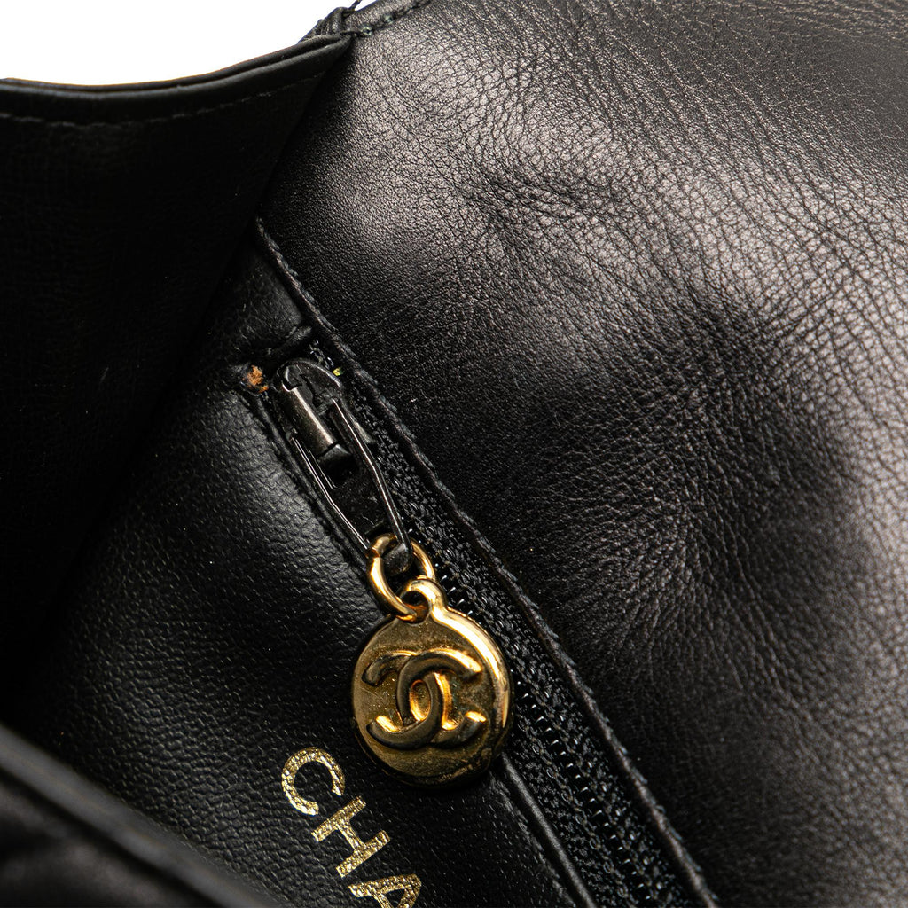 Chanel CC Quilted Lambskin Belt Bag (SHG-GMYcCg)