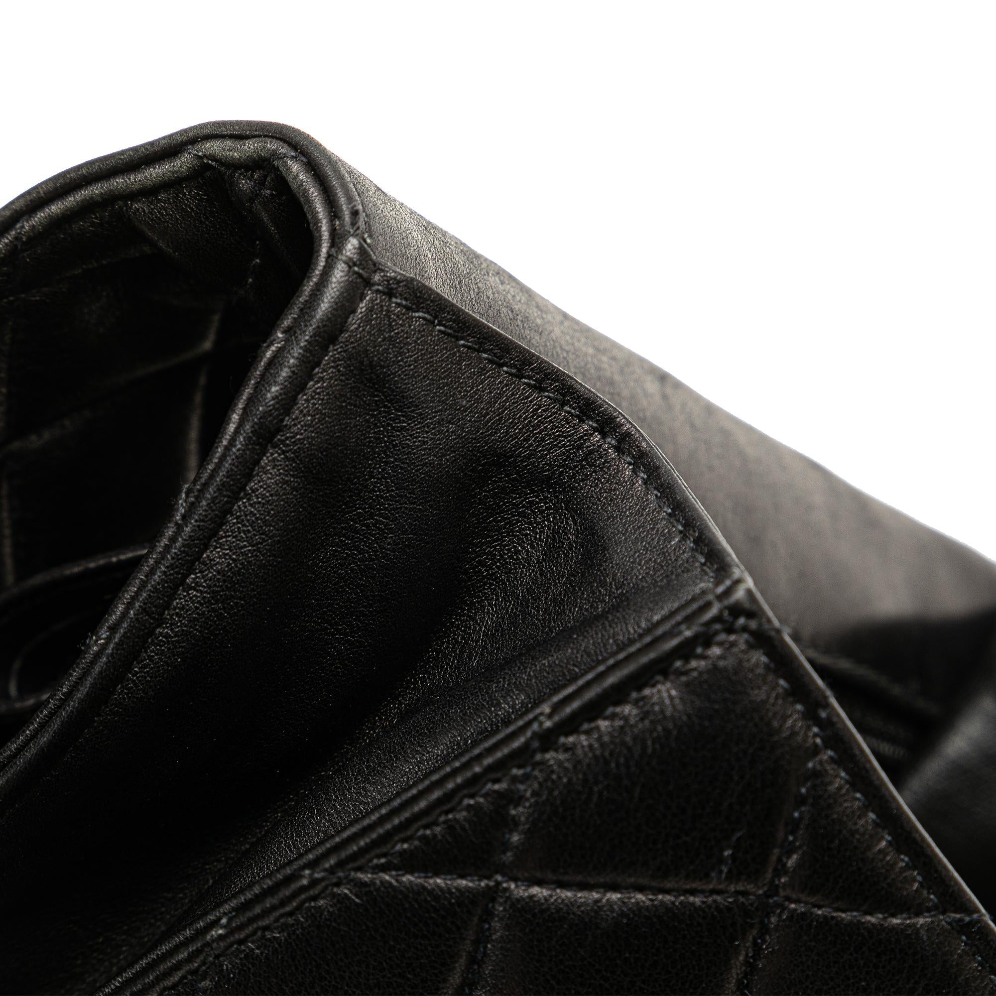 Chanel CC Quilted Lambskin Belt Bag (SHG-GMYcCg)
