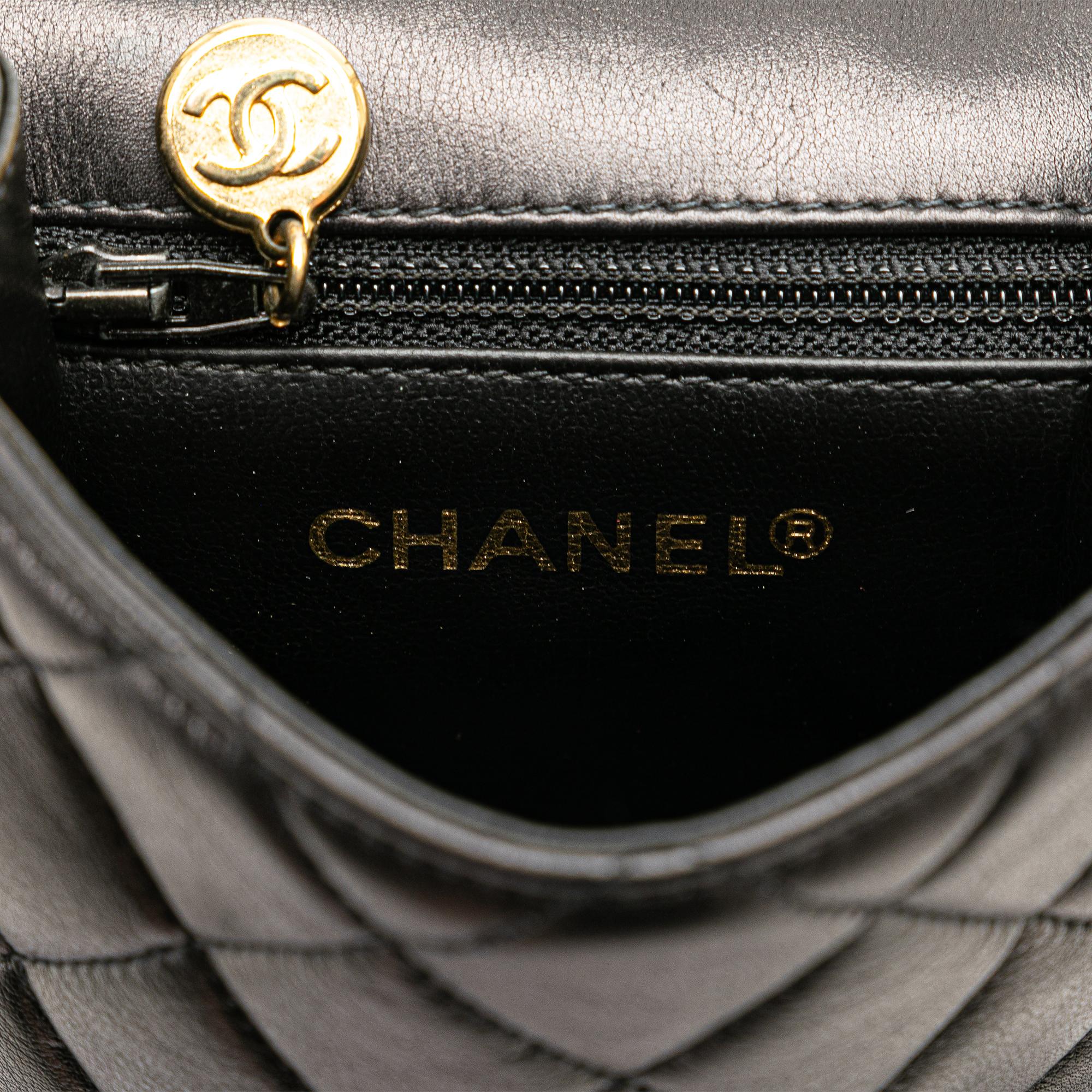 Chanel CC Quilted Lambskin Belt Bag (SHG-GMYcCg)