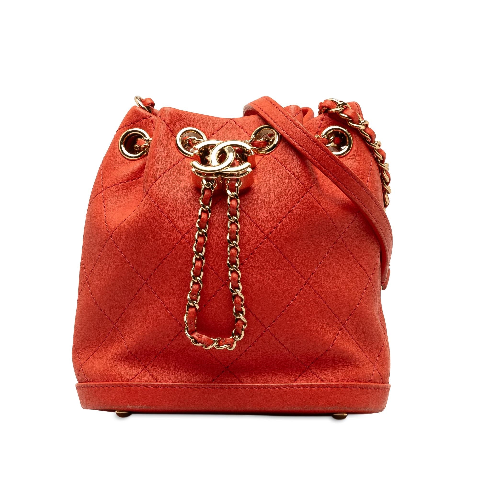 Chanel CC Quilted Lambskin Bucket (SHG-Kq4OAT)