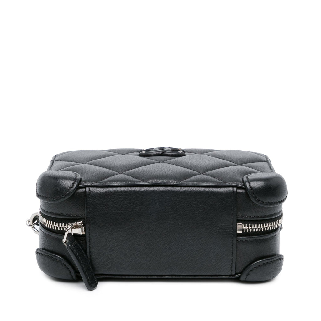 Chanel CC Quilted Lambskin Camera Case (SHG-93PTRz)