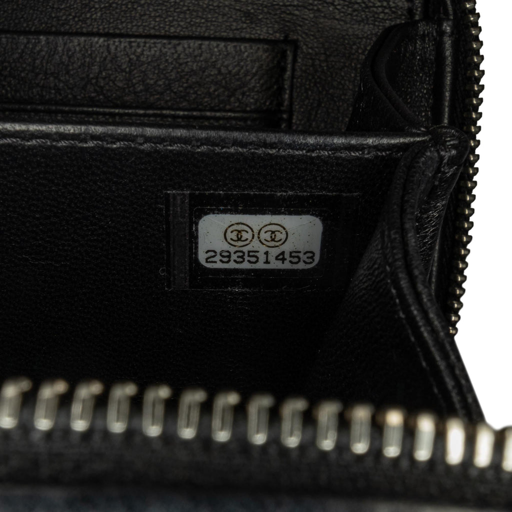 Chanel CC Quilted Lambskin Camera Case (SHG-93PTRz)