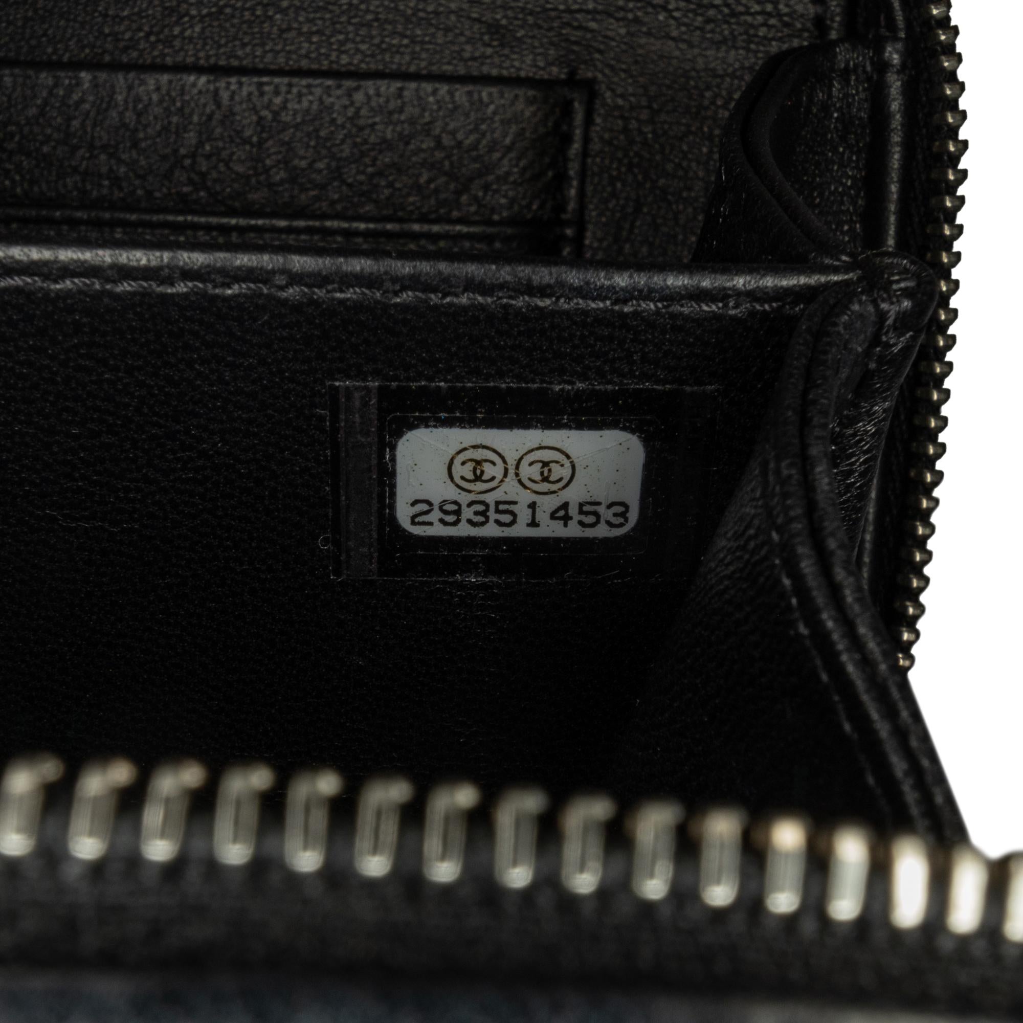 Chanel CC Quilted Lambskin Camera Case (SHG-93PTRz)