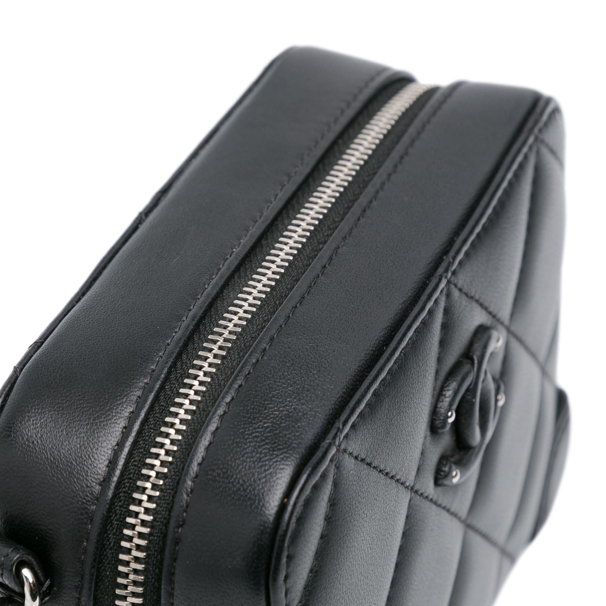 Chanel CC Quilted Lambskin Camera Case (SHG-93PTRz)