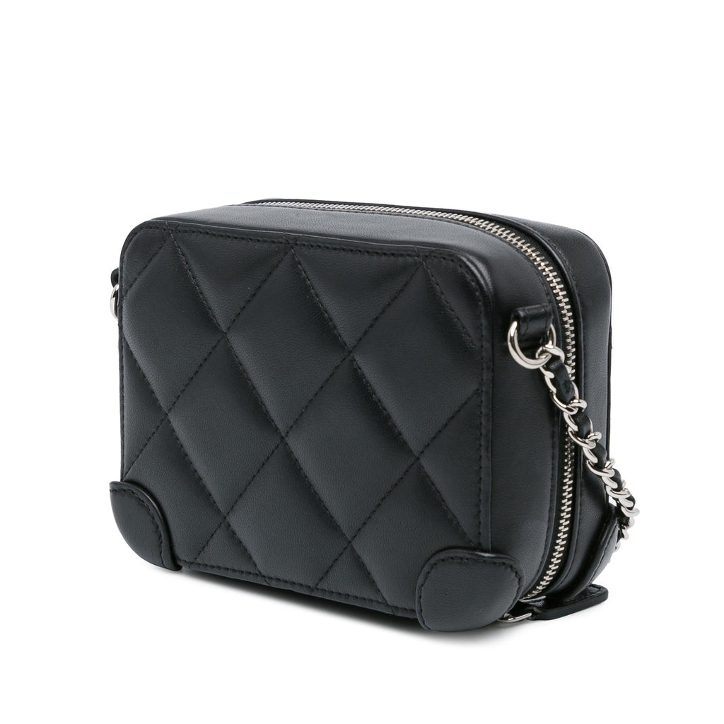 Chanel CC Quilted Lambskin Camera Case (SHG-93PTRz)