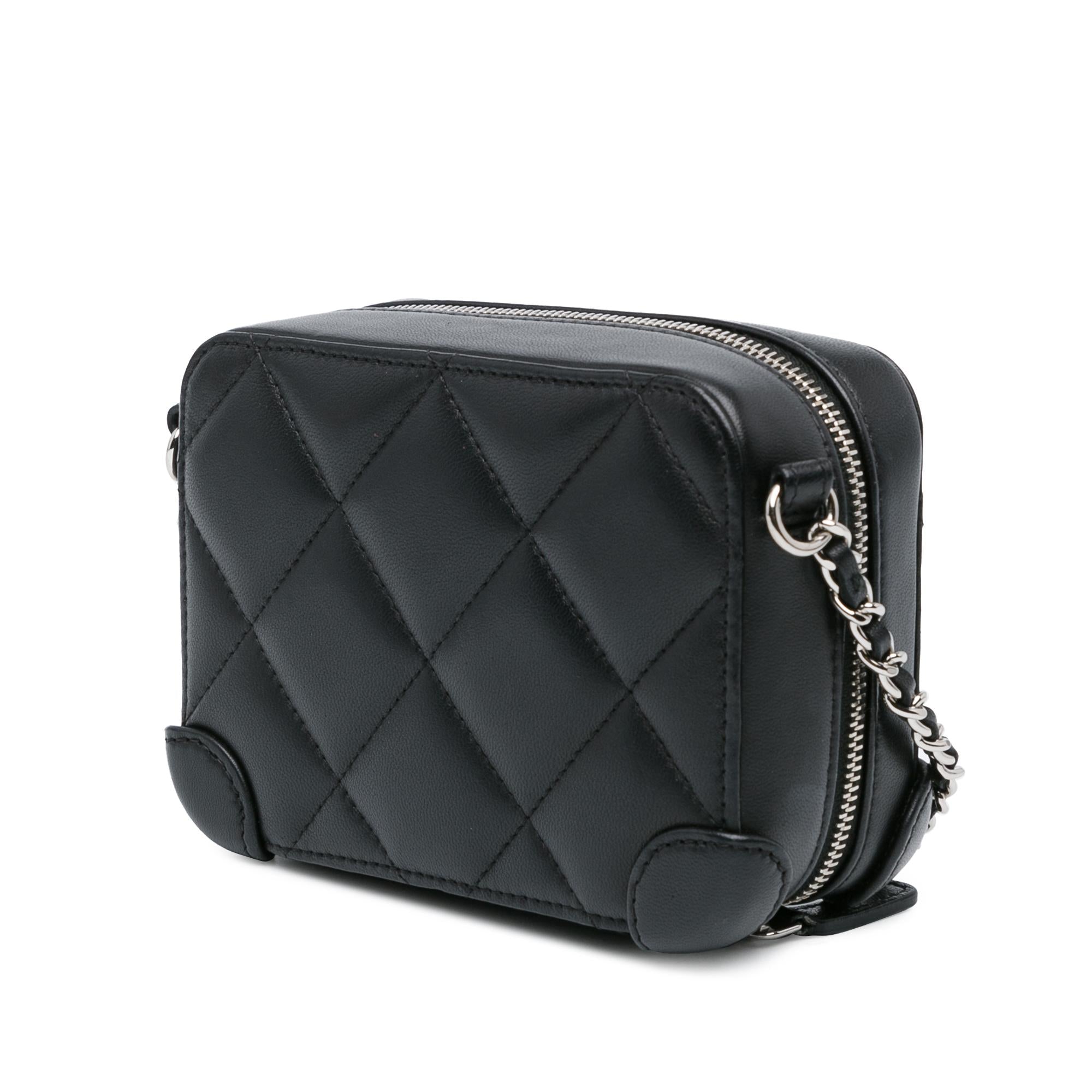 Chanel CC Quilted Lambskin Camera Case (SHG-93PTRz)