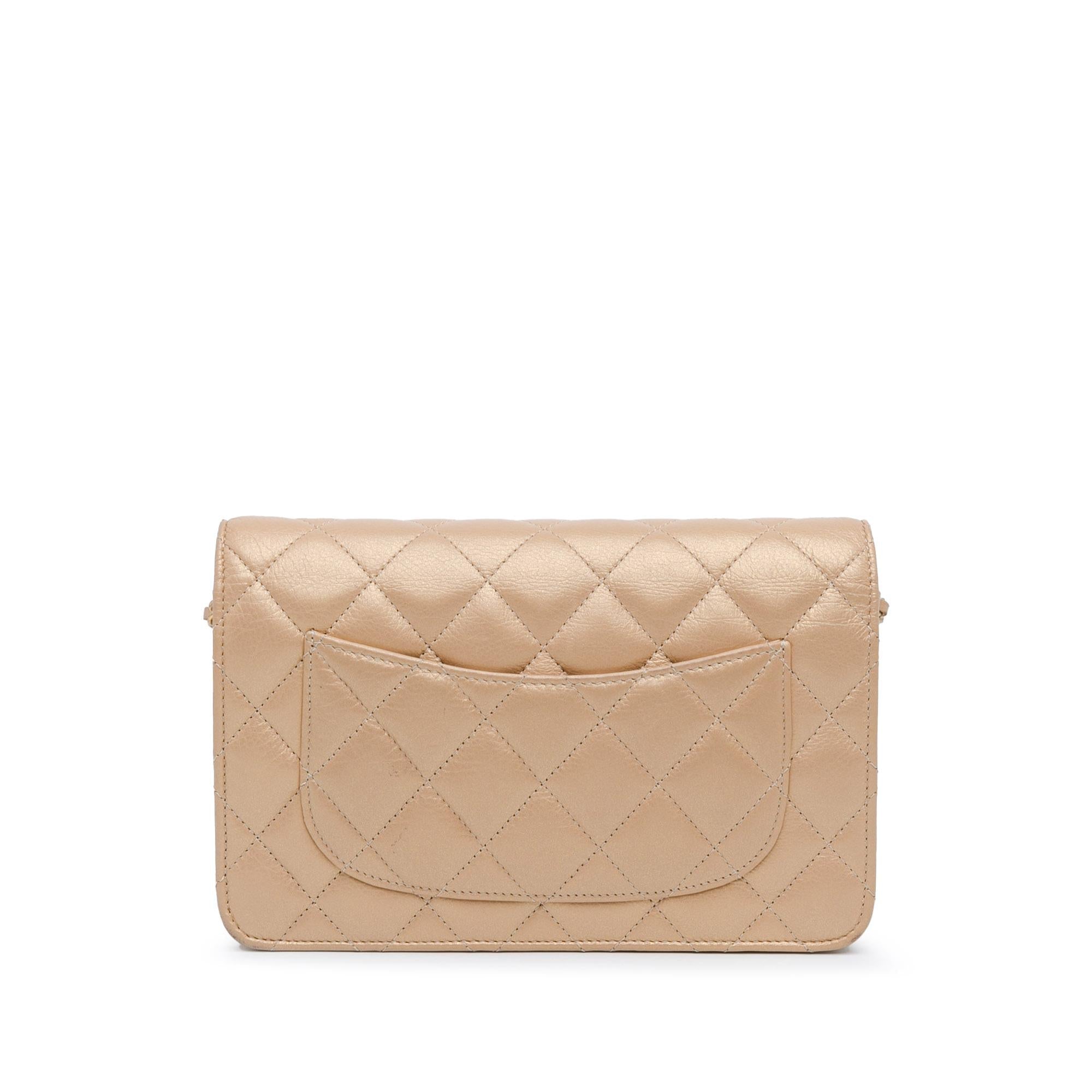 Chanel CC Quilted Lambskin Coin Charm Wallet on Chain (SHG-cXVvnN)
