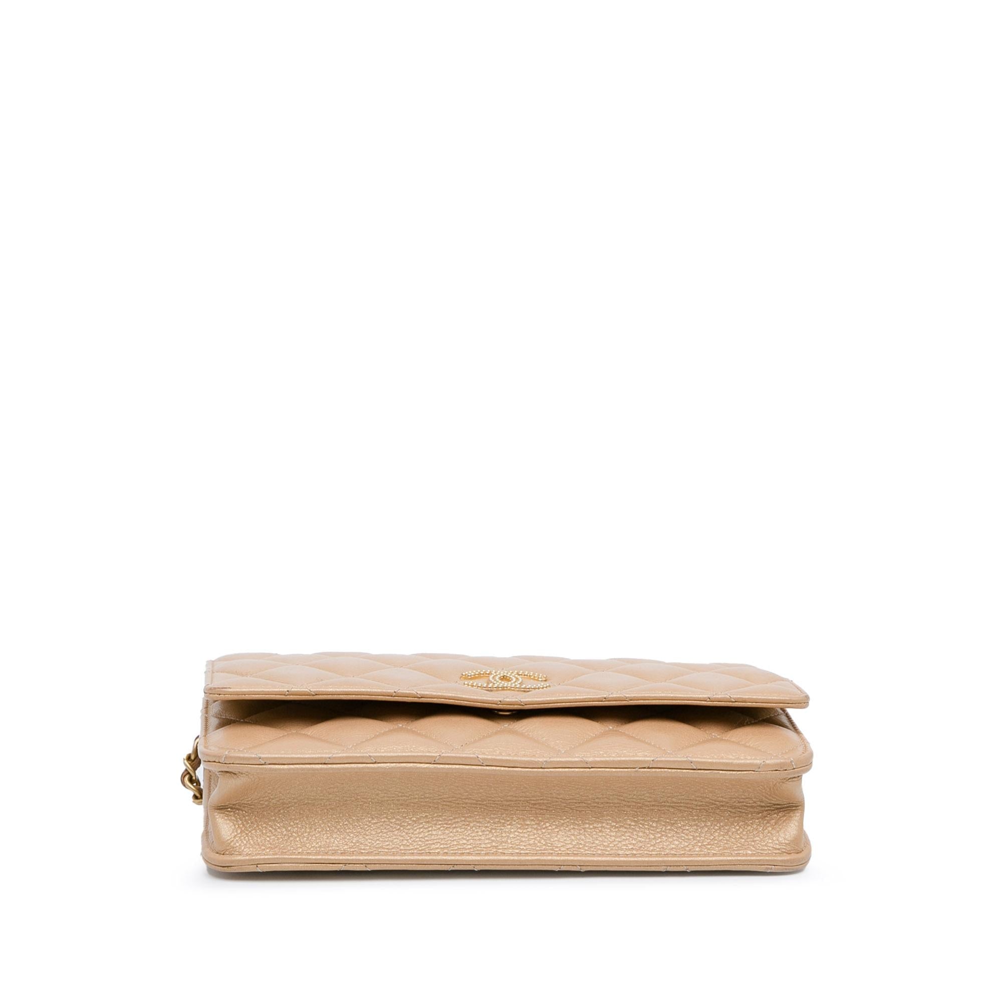 Chanel CC Quilted Lambskin Coin Charm Wallet on Chain (SHG-cXVvnN)