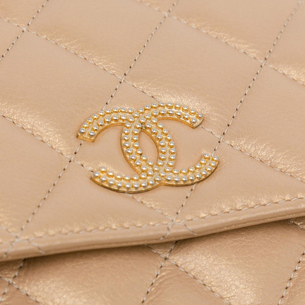 Chanel CC Quilted Lambskin Coin Charm Wallet on Chain (SHG-cXVvnN)