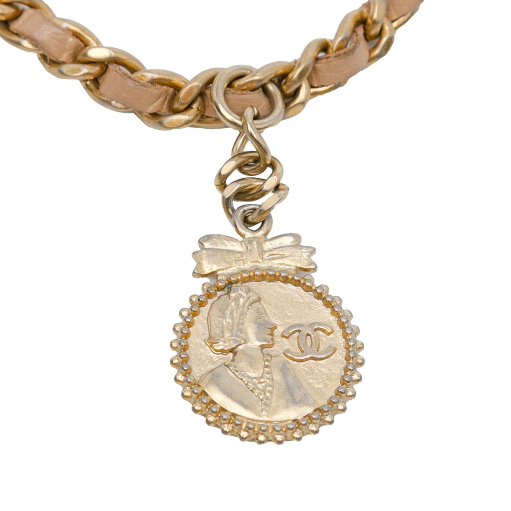 Chanel CC Quilted Lambskin Coin Charm Wallet on Chain (SHG-cXVvnN)