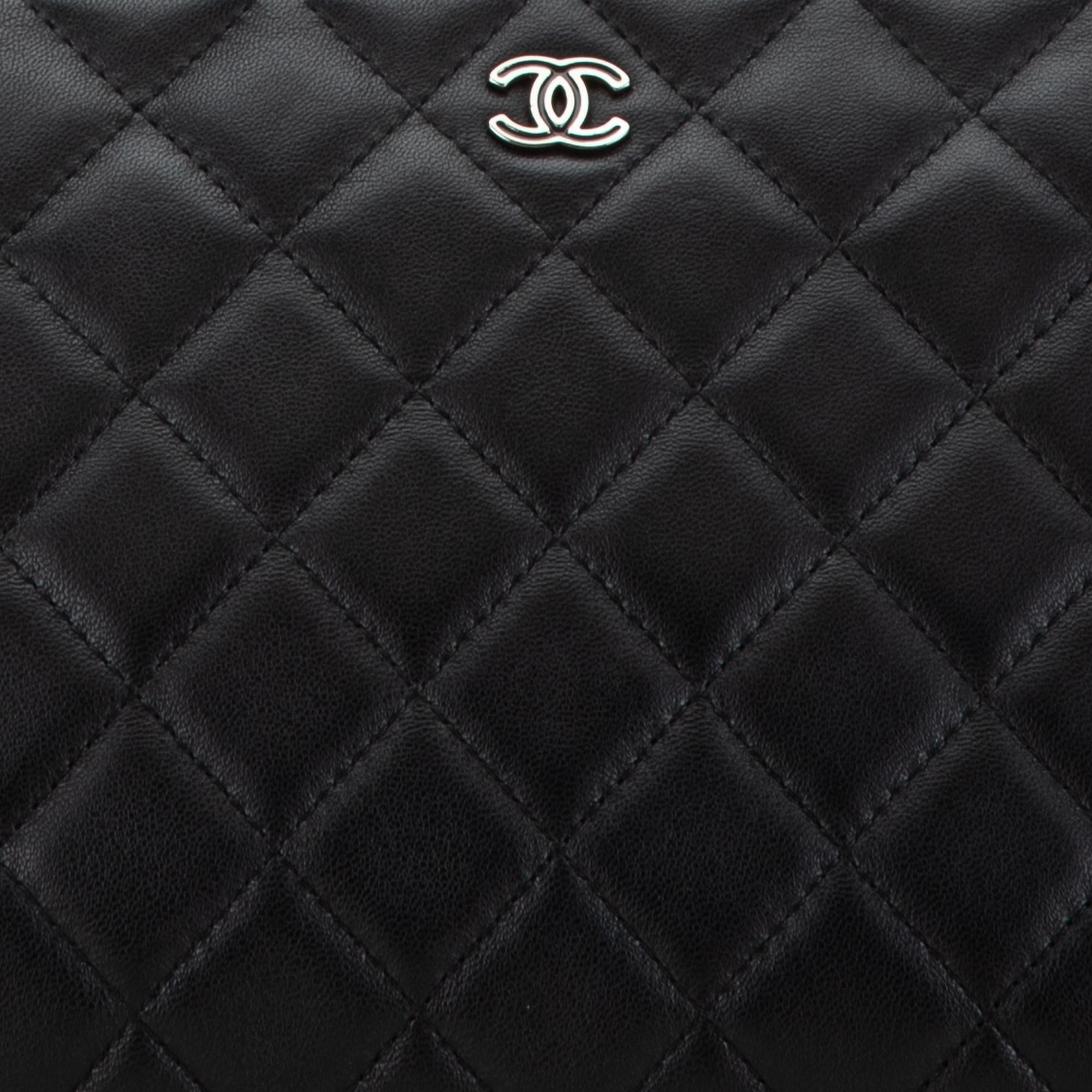 Chanel CC Quilted Lambskin Double Zip Clutch (SHG-9zutGz)