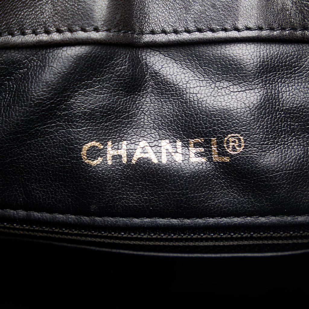 Chanel CC Quilted Lambskin Drawstring Backpack (SHG-86DOIB)