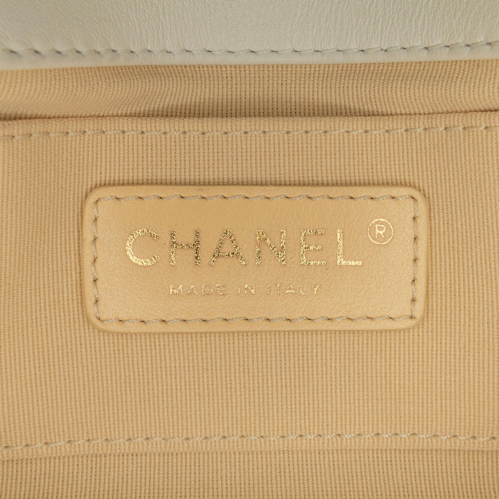 Chanel CC Quilted Lambskin Flap (SHG-8guI4k)