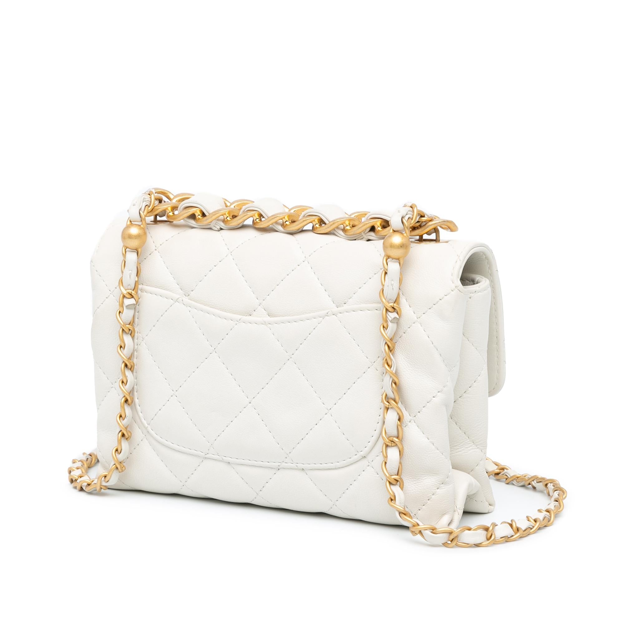 Chanel CC Quilted Lambskin Flap (SHG-8guI4k)