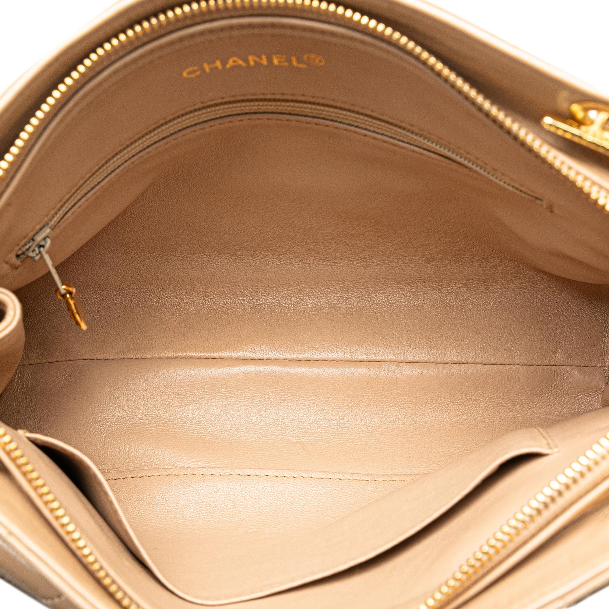 Chanel CC Quilted Lambskin Front Pocket Crossbody (SHG-m7G46D)